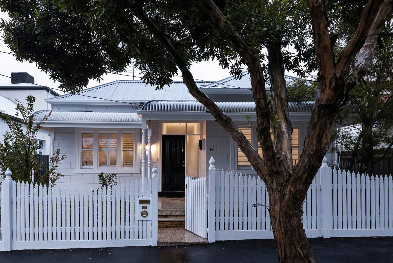 CLIFTON HILL EXTENSION
#homedesign #homedesignideas #homeextension #buildingdesign #ArchitecturalDesign #Melbournedesign #melbournearchitecture #drafting #3drender #melbournebuildingdesign #modernhome #melbournehomes #melbourneconstruction