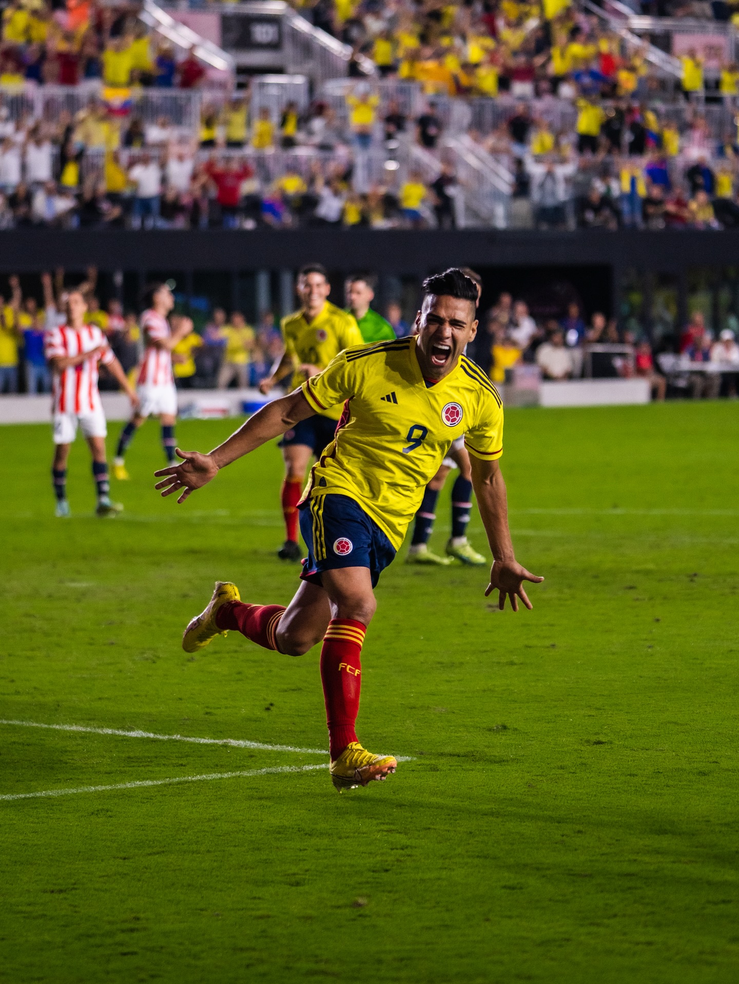 I miss the pitch more than I can explain. ⚽📸
There’s nothing like the adrenaline of capturing the game at full speed—the grit, the glory, the split-second moments frozen in time.
Been craving that sideline spot again. My trigger finger’s ready. Just say the word. ⚽️🔥
#SoccerPhotographer #BringMeBackIn #JumpRAW #GameDayEnergy #SportsPhotography #ChasingTheAction #ProSoccerShots #IStillGotIt #FieldsideFocus #OrlandoPhotographer #PitchsidePerspective