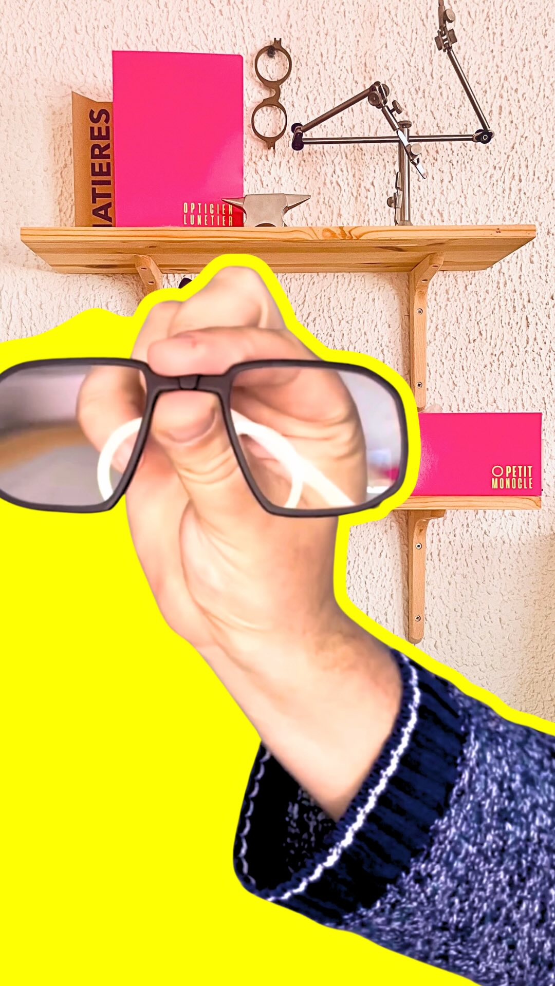 Voir clair en faisant du sport avec une forte correction ?
🎯 Trop souvent mission impossible… surtout avec des verres progressifs !
💡 Chez O Petit Monocle, on a la solution : un clip optique solaire sur-mesure, monté sur une monture 3D galbée fabriquée en France.
👁️🗨️ Résultat : confort visuel + performance sportive, sans compromis.
👉 Viens tester en magasin à Saint-Gaudens !
#OPetitMonocle #SportEtVision #MontureSurMesure #OpticienSportif #MadeInFrance #VerresProgressifs #ClipOptique