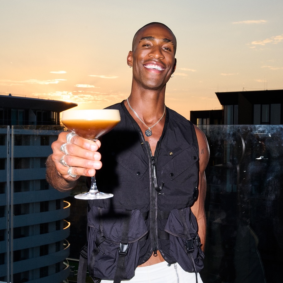 Late night vibes hit different with an Espresso Martini🍸
Summer is the perfect time for cold drinks and beautiful evenings. Whether you’re relaxing after a long day or catching up with friends.
#aurorarooftopbar #summer #summervibes #bestoftheday