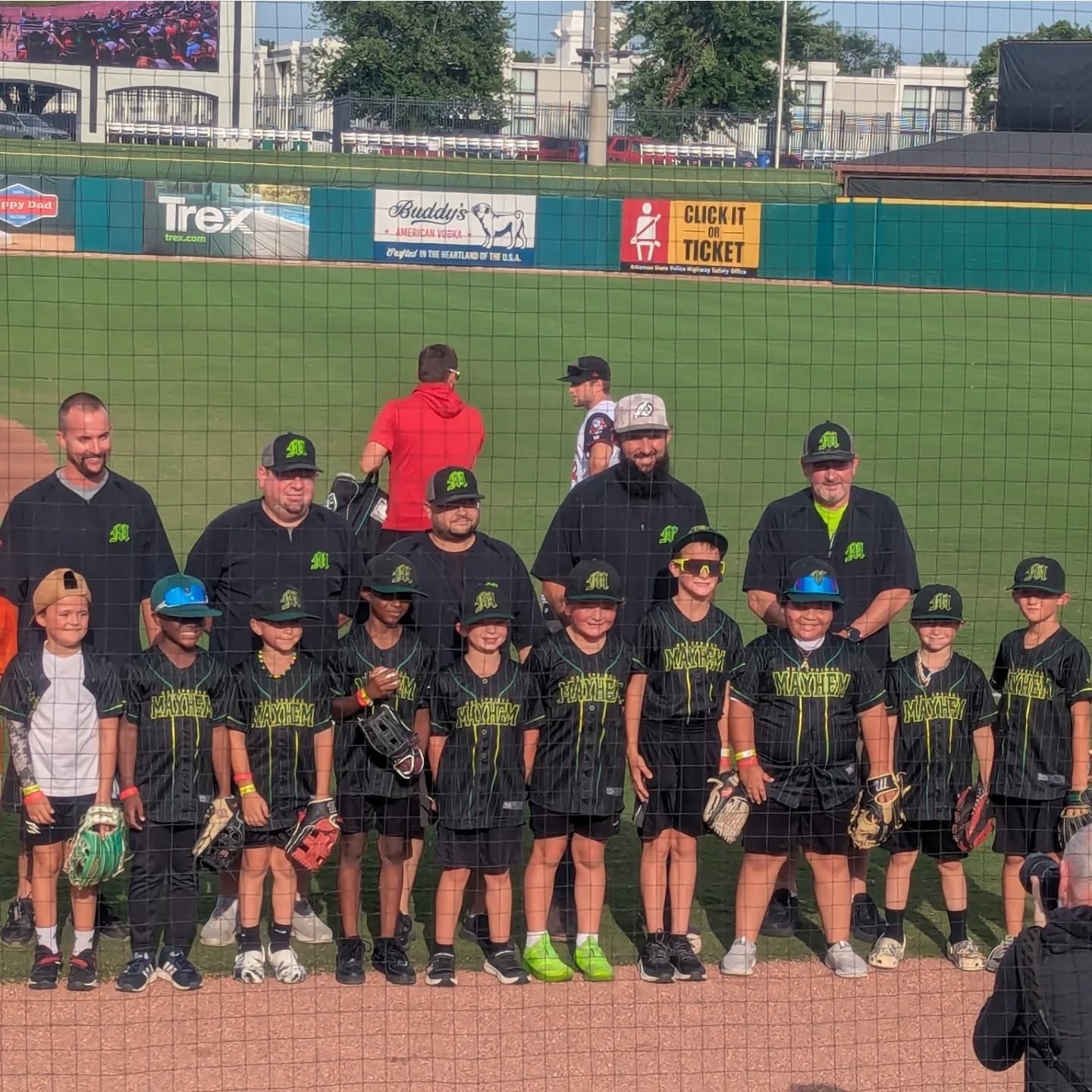 Fun night with the Arkansas Travelers for these Mayhem boys⚾