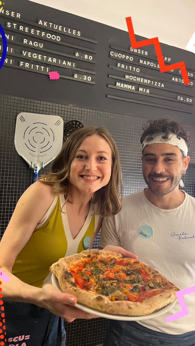 One bite and you get it — it’s more than just pizza, it’s a whole vibe. 🍕✨ Big thanks for the awesome review and all the good energy!
#scuolavolante #thepizzaguy #pizzaschool #pizza #discovolante #prontovolante #wien #pizzaworkshop #viennaactivities #pizzaworkshops #pizzatime #pizzaexperience #cookingschool #pizzalovers #foodie #neapolitanpizza #fromdoughtocrust #pizzareview #viennafoodie #reelgoodfood