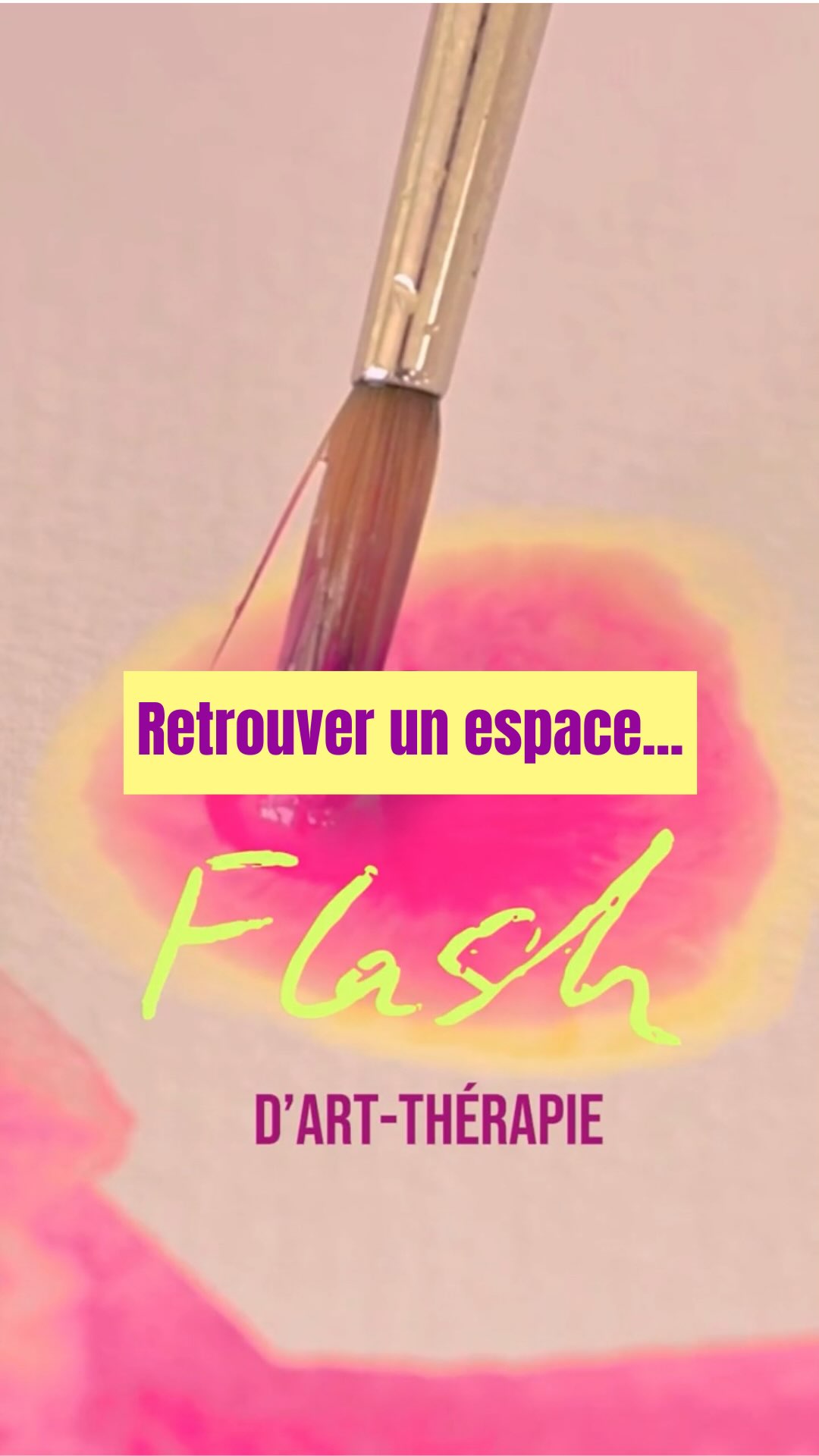 🎨 Minute Flash d’art-thérapie
Une cliente parlait. Beaucoup. Tout le temps.
Trop, disaient ses proches.
Mais en elle, c’était un trop-plein.
Je lui ai proposé de ne pas parler. Juste de créer.
Elle a dessiné… un rectangle. Noir. Épais.
Un cadre très serré. Trop serré.
Elle a tenté de peindre à l’intérieur… mais ça débordait.
Alors elle a pris un cutter.
Elle a ouvert la feuille.
Elle s’est fait une porte de sortie.
Et elle a dit :
« En fait, je n’ai jamais eu assez de place pour moi. »
Après cette prise de conscience, elle a poursuivi son chemin.
Je l’ai accompagnée jusqu’à ce qu’elle comprenne le pourquoi, l’origine.
Et peu à peu, elle a pu dire. Simplement. L’essentiel.
Conclusion :
Parfois, il ne s’agit pas de mettre des mots.
Il s’agit d’abord… de retrouver un espace.