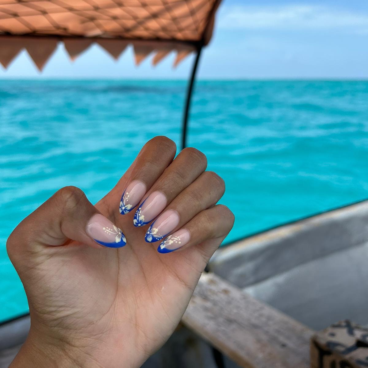Somewhere a Gosh Babe is living her best life with a OMG Nails set from the one and only Gosh Salon 💁♀️💅🏻.
Beautiful complex nail design done by our talented nail techs .
To book your complex nail design message our business whatapp nr : 081 500 2238
-
-
-
#nails #trendynails❤️ #goshnails #pintrestnails #stellies #stelliesnails #trendynails❤️