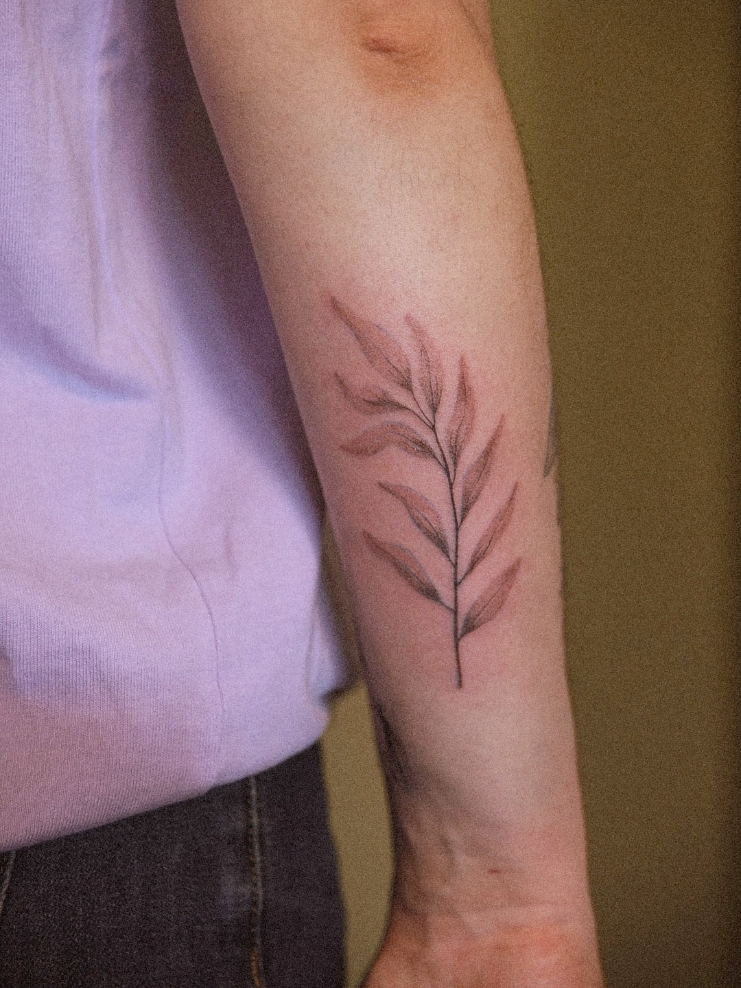 zweiglein
merci hannah
#handpoke
#stickandpoke
#handpoketattoo
#handpokedtattoo
#finelinetattoo
#blackworktattoo
#botanicaltattoo
#naturetattoo
#planttattoo
#dotworktattoo
#weimartattoo
#erfurttattoo
#jenatattoo