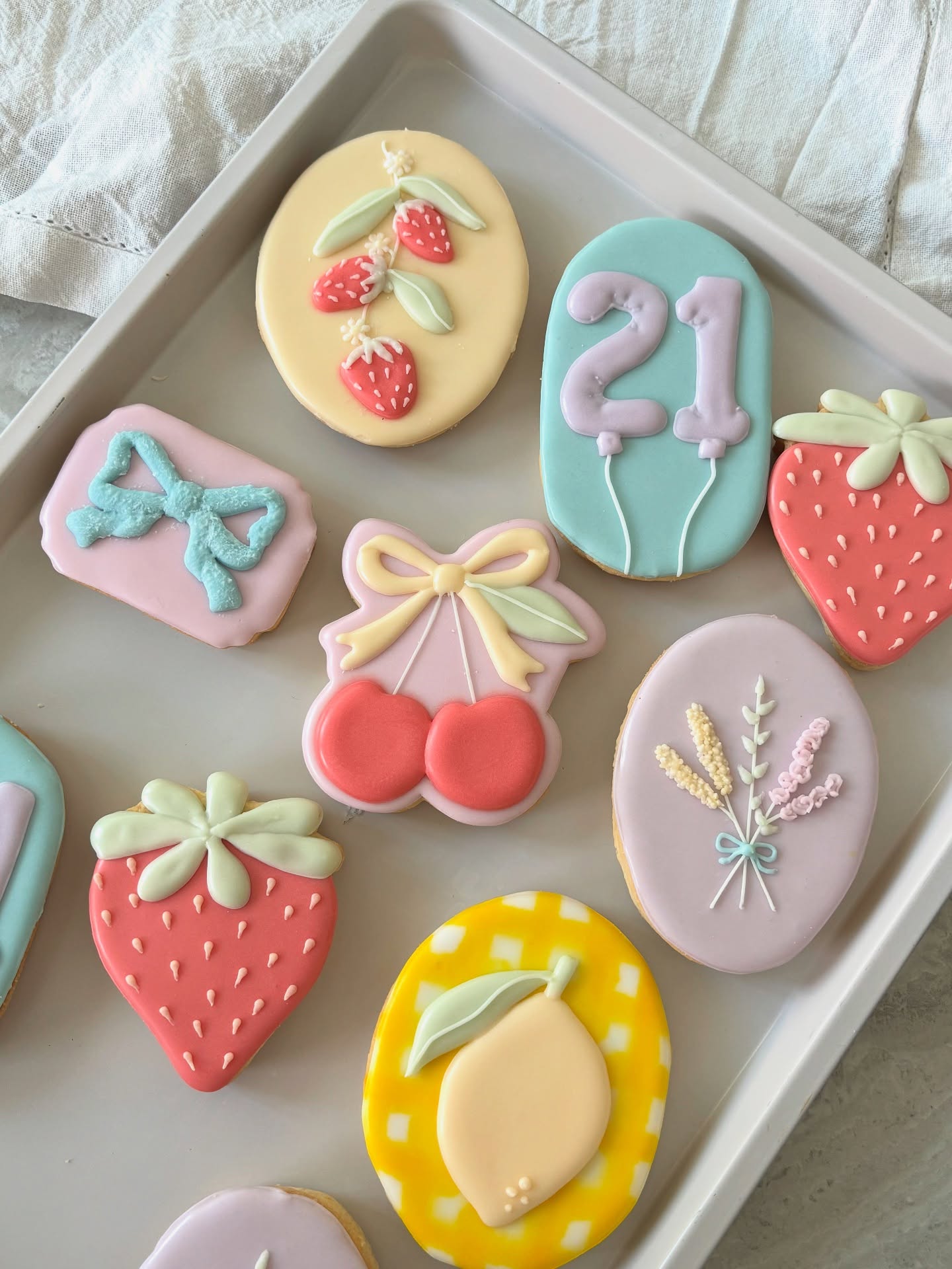 Encore du girly et des fruits on adore 🎀✨🍓🍋🍒
