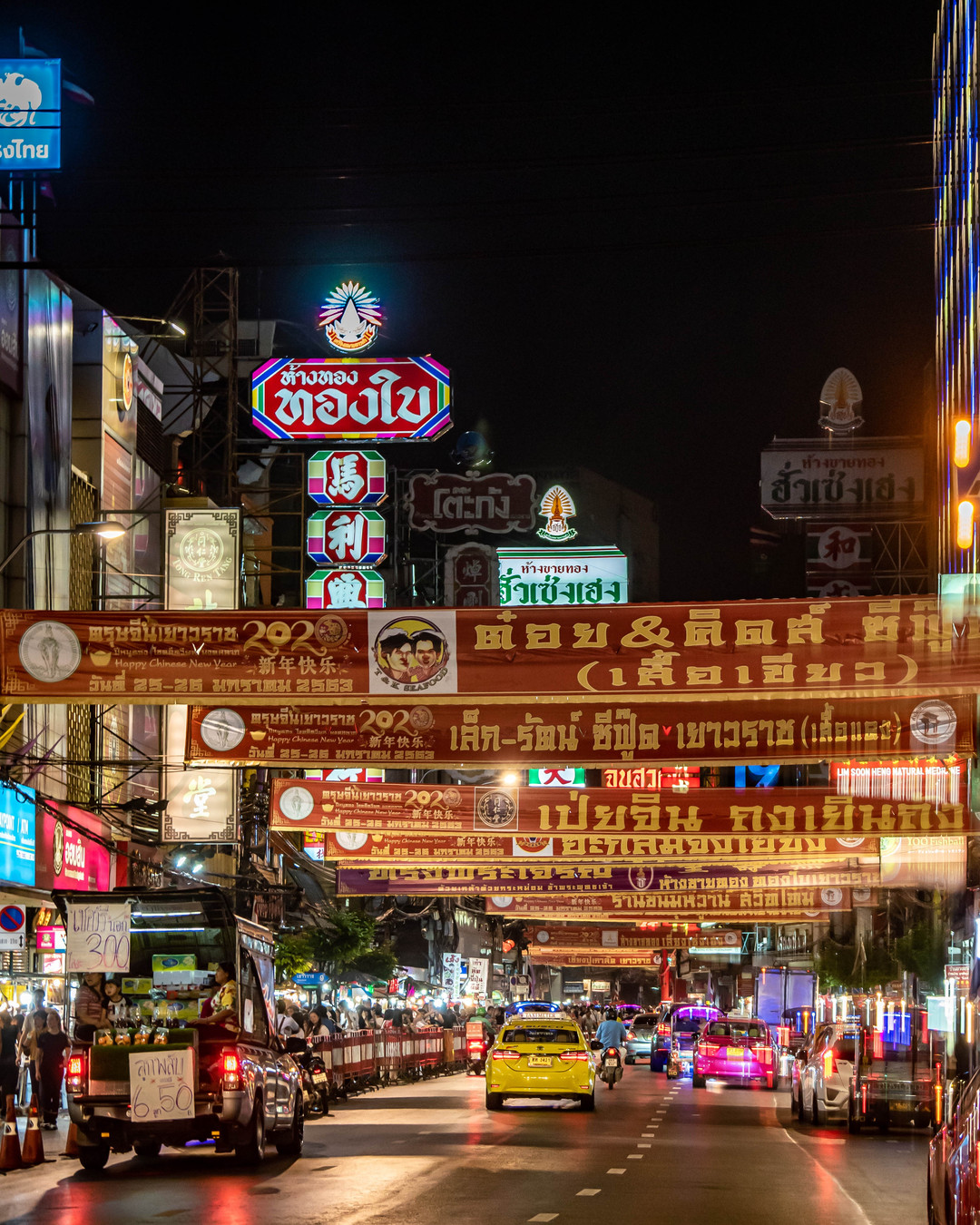 Looking to improve your photography skills? 📷 Join our walking tours in Bangkok and learn from local experts! Get tips and tricks to capture stunning images. Reserve your spot now! 🗓️🗺️
#PhotographyTips #Bangkok #LocalExperts #WalkAndTalk