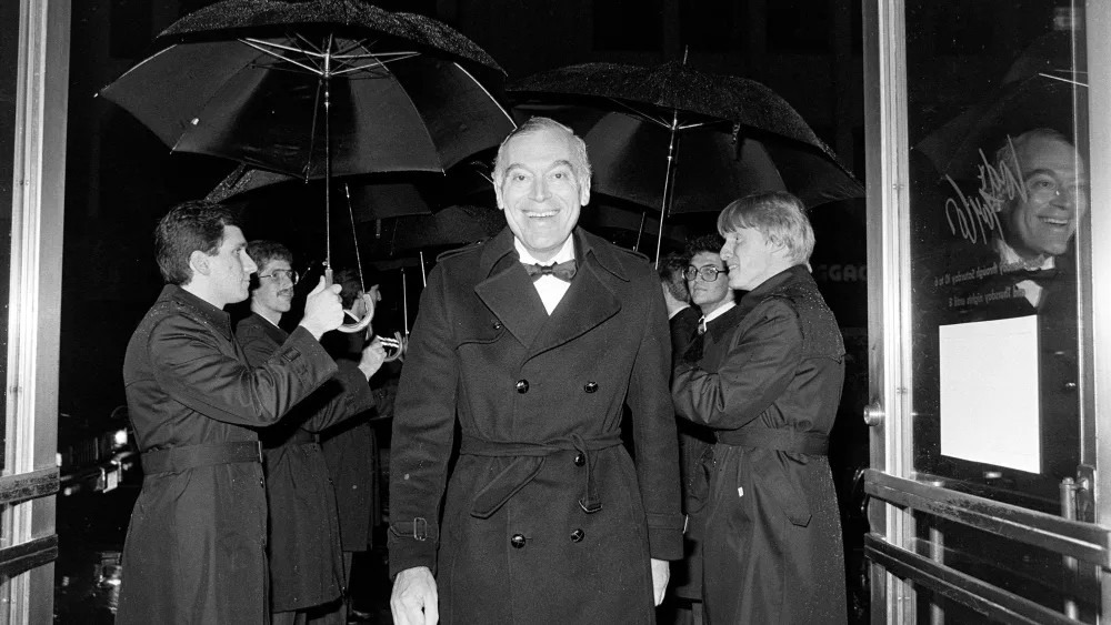 The Society wishes to pay tribute to Leonard A. Lauder, who passed away recently at the age of 92.
A visionary business leader and philanthropist, Mr. Lauder served as Chairman Emeritus of the Estée Lauder Companies and was widely admired for his enduring commitment to the arts, education, and medical research. His extraordinary support of the Metropolitan Museum of Art and numerous other institutions reflects a lifetime devoted to cultural enrichment and public service.
Mr. Lauder was an Officier of the French Legion of Honor and a Life Member of our Society.
We extend our heartfelt condolences to his family and loved ones.
