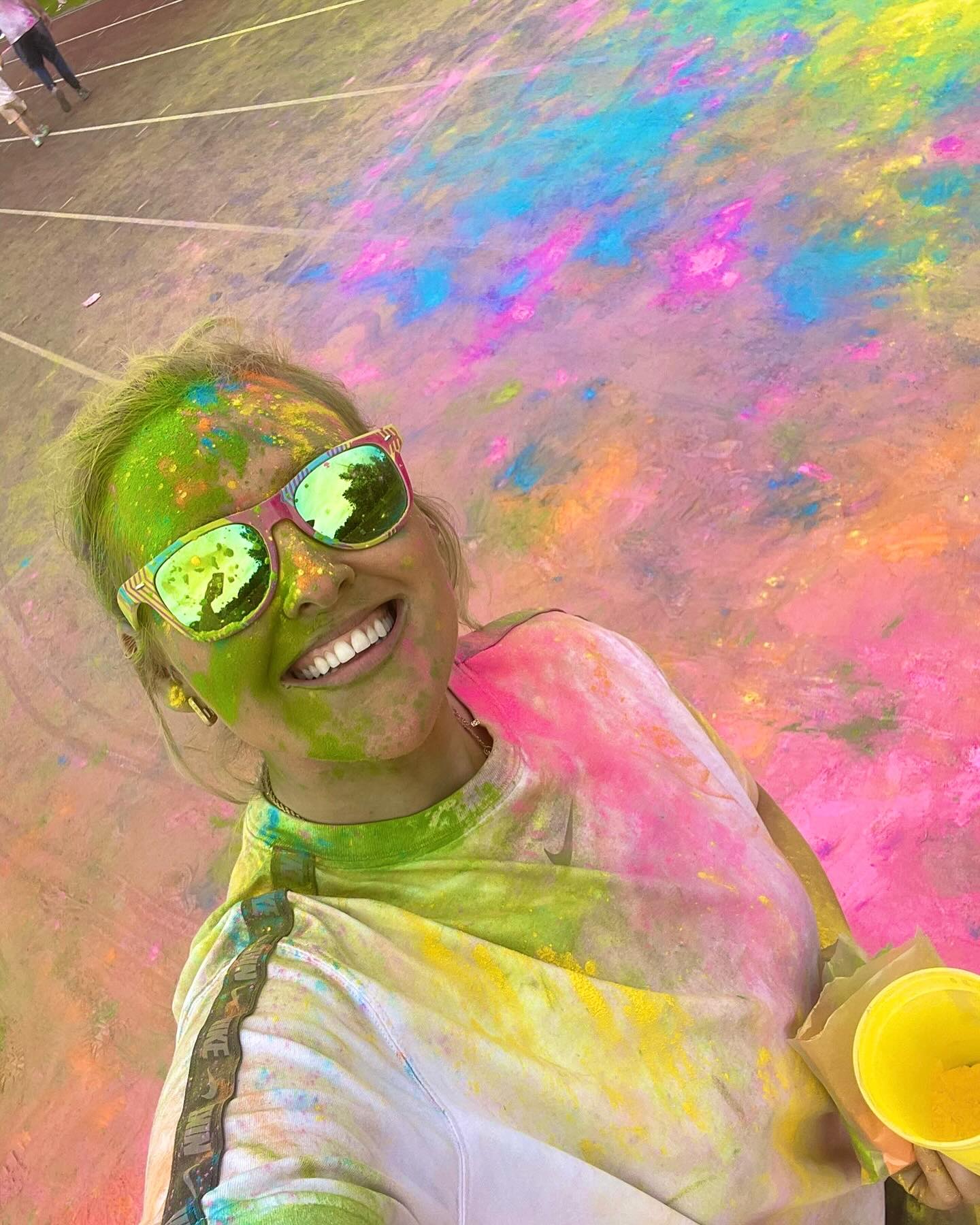 Lil knee update! I’m now 10 months post ACL surgery ahh! I’ve had many ups and downs over the last few months but still sticking to my physio and rehab 💪🏼🏃🏼♀️
One of my goals was to run this 3km Colour Run with my little nephew. My running was delayed for a while as I’ve had a few setbacks, just a month ago I was struggling to walk again so I wasn’t sure if I’d manage it… but I did it today! It might not sound like much, but it was a big achievement for meeee 😆
Big thanks to @sstherapy_injuryclinic - I wouldn’t be where I am right now without Scott getting me through this last year ☺️
I’ve had many physical hurdles to get through and he’s identified all the issues I’ve had in my recovery and tailored every session to support me through it! I’ve had many mental hurdles too, not trusting my knee when I should and panicking with certain movements but Scott’s really helped me overcome every step!
Weirdly - I’ve actually enjoyed the whole recovery process. I’ve stayed positive and consistent throughout, getting stronger each week and I’m now in a really great place. I’m not at the end yet but I’m excited to keep getting stronger as I continue the recovery 🏃🏼♀️✌🏼