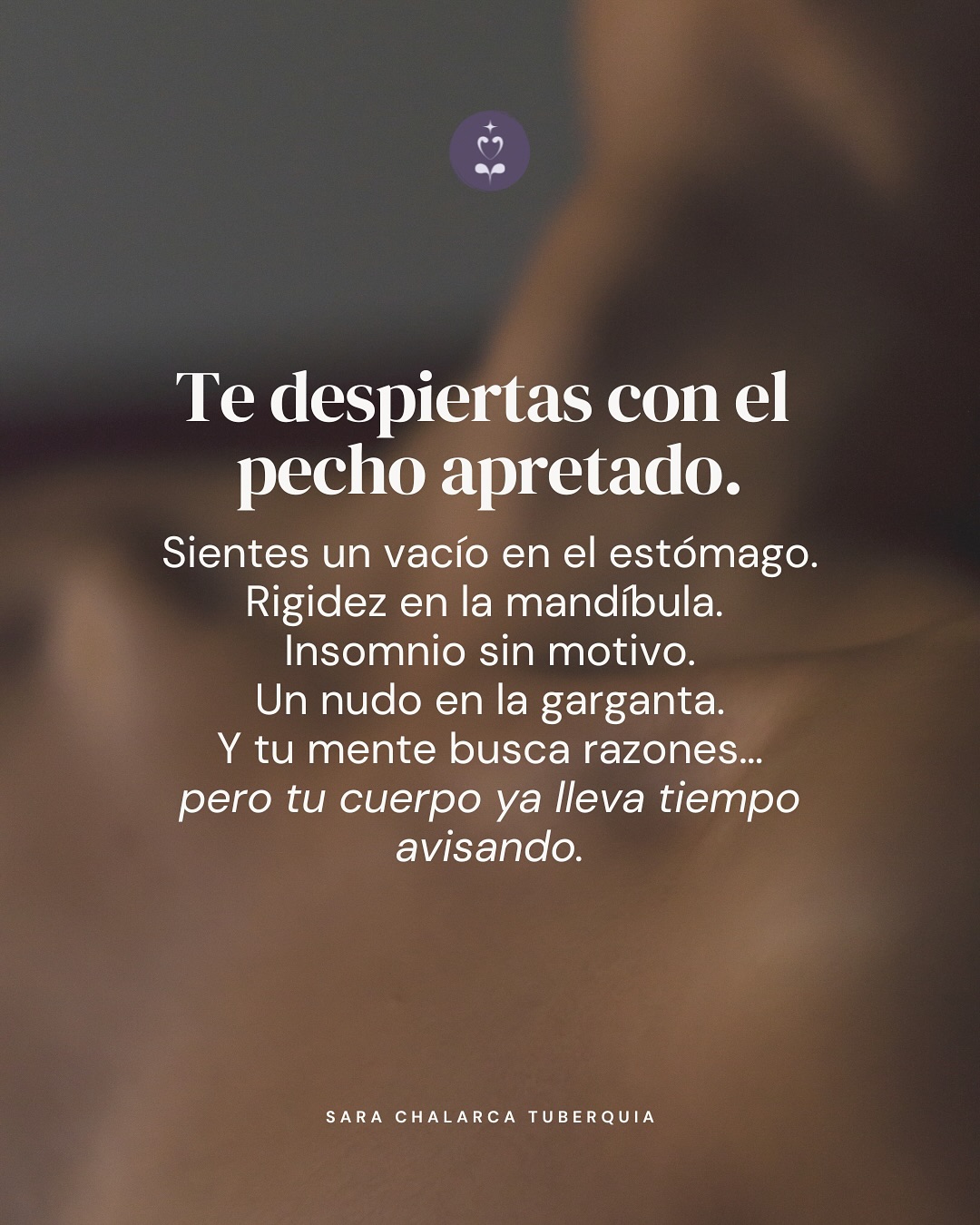 ¿Y si en vez de buscar todas las respuestas en tu mente…
empezaras a escuchar la sabiduría que tu cuerpo ya guarda?
En este carrusel te muestro una de las claves más poderosas para empezar a sanar desde dentro:
🫁El cuerpo siente primero. Y cuando aprendemos a leerlo, podemos empezar a liberarnos.
Esto es lo que exploramos en mis clases, talleres de danza somática y mentorías 1:1.
No desde el juicio, sino desde la presencia.
No desde el “¿por qué?”, sino desde el “¿cómo me siento ahora?”.
🌿 Cuéntame: ¿tu cuerpo te está diciendo algo que no sabes cómo explicar?
Guárdalo si te resonó o compártelo con una mujer que sabes que necesita leer esto hoy.