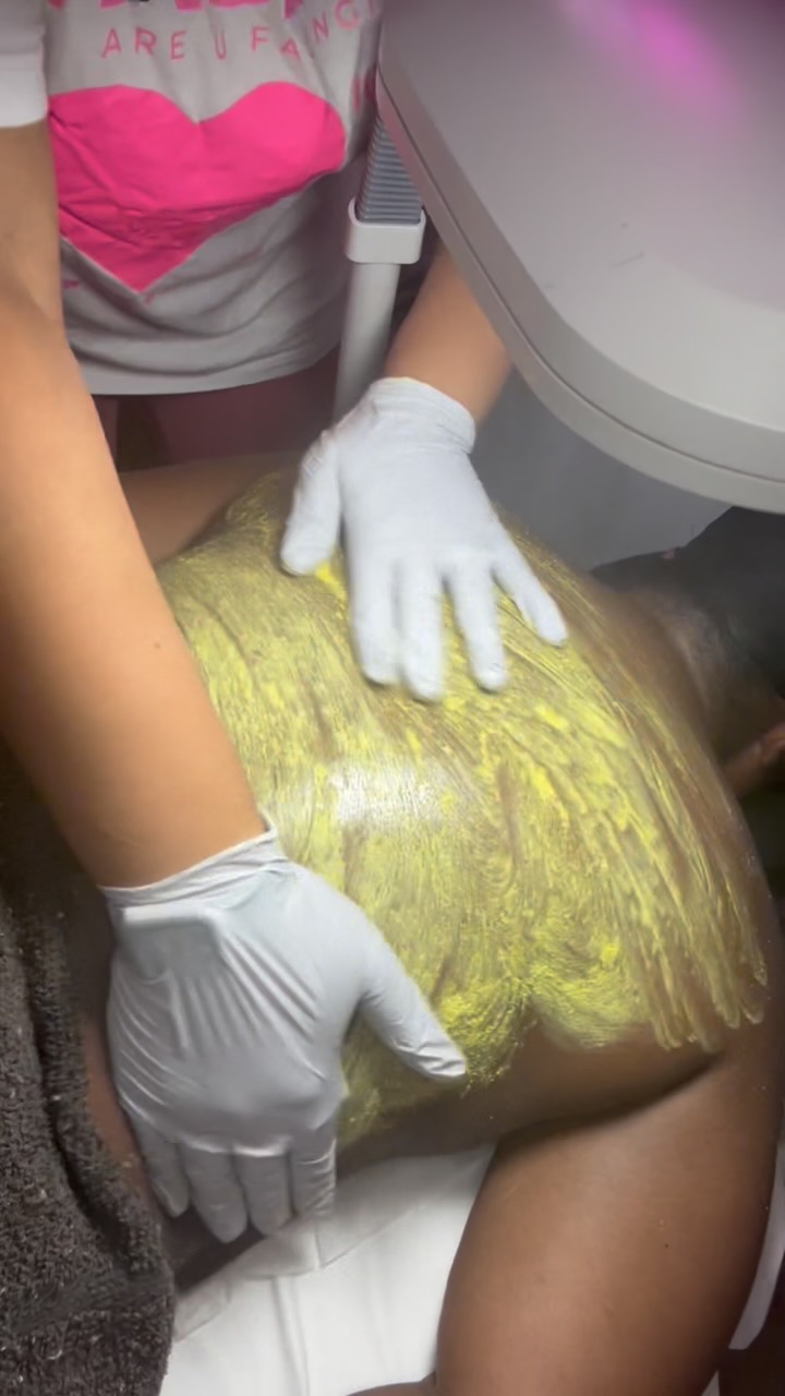 Tired of dry itchy skin? Dead skin on your face?? Did you know with the seasons changing your skin will change as well! Let me help you maintain a natural balance for your skin care.
https://www.aubriafacingit.com/
The seasons is changing & cold-weather is upon us. Remember your skin changes as well. Do your skin seems more dry, irritated, & itchy. Or maybe you see more red and white bumps or your acne or eczema it’s starting to flare up more. Book a session with me and I can help with your every needs. Book here at my website at www.aubriafacingit.com . Look over all my service and see what best fit for you. Hit the chat button online for immediate response.
#dermaplaningfacials #facialatlanta #atlantaspa #atlantaskincare #clearskin #explorepage #vacuumtherapy #facials #lymphaticdrainage #collegeparkga #blackesthetician #eastpointga #Atl #beautiful #facialsatl #spaday #menfacial #dayspa #hairremoval #aesthetics #facialtreatment #blackowned #estheticianatlanta #facingit #extractions #atlanta #naturalskincare #blackheadremoved #atlantastylist #atlantahairstylist