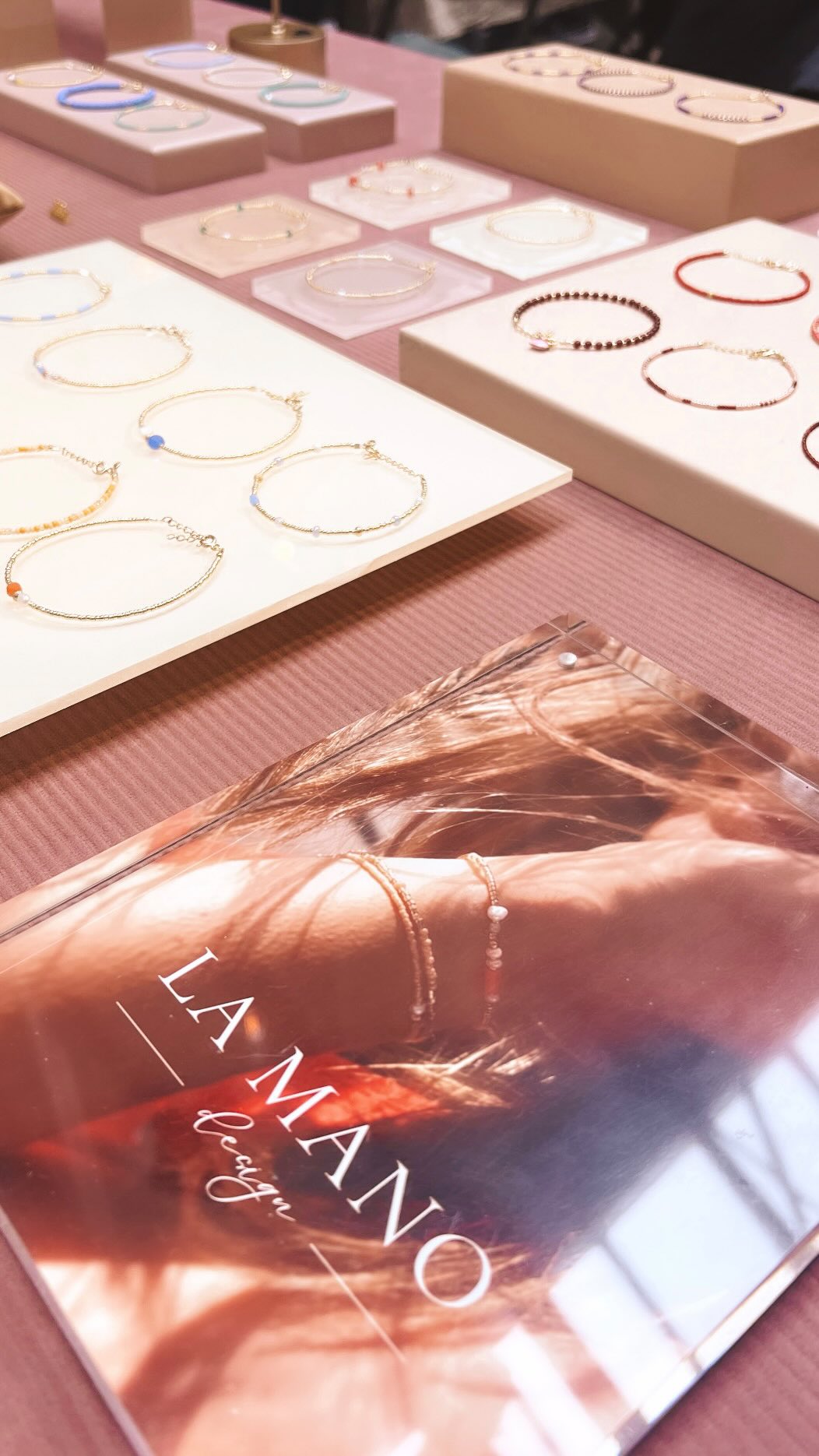 Explore the unique charm of handmade bracelets and necklaces. Perfect for adding a touch of elegance to any outfit! ✨
www.lamano.no
#LaManoJewelry #HandmadeWithLove