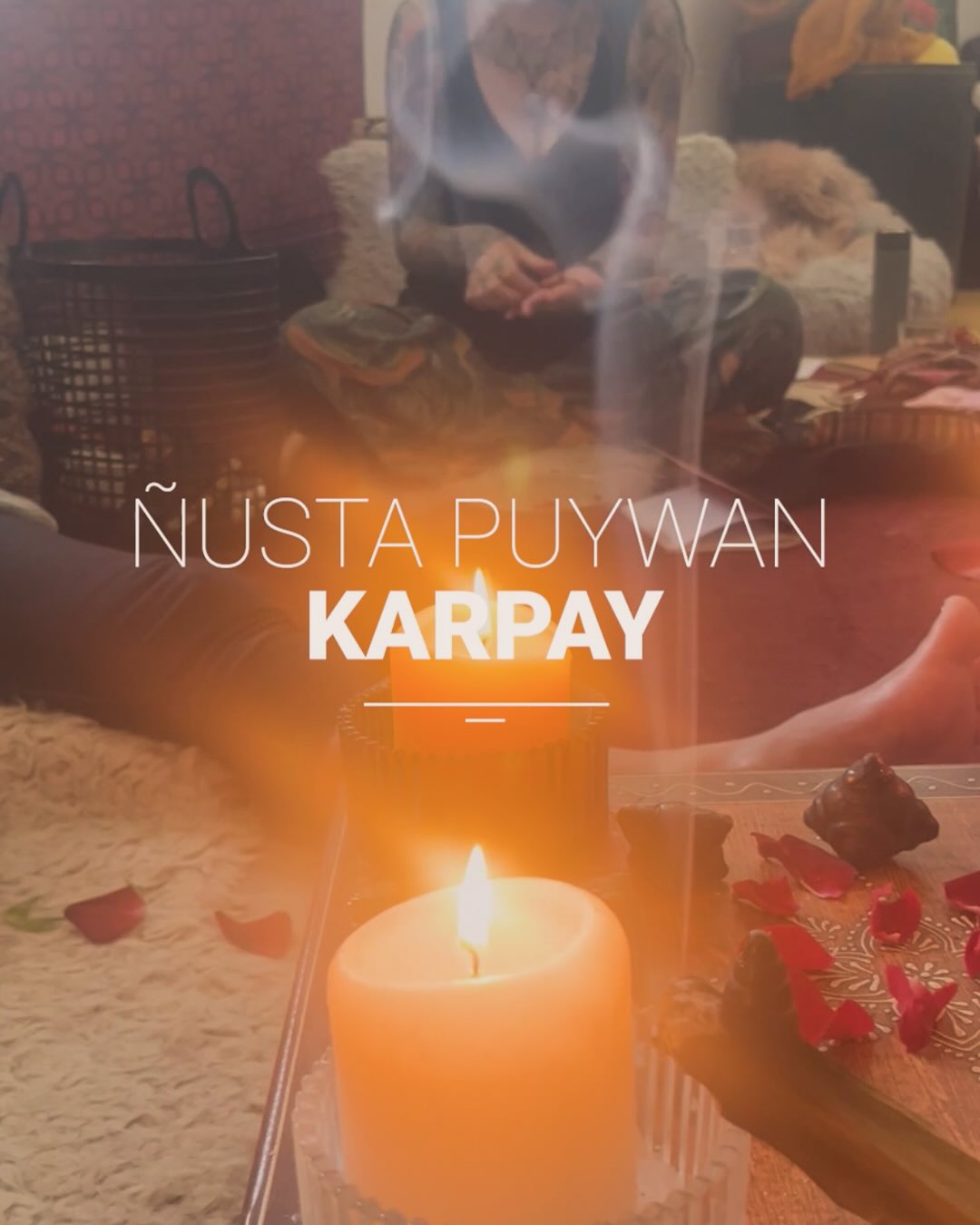 ёusta Puywan Karpay
Die Ñusta Einweihungen sind ein Geschenk von Yaya, welches von den Q’ero Medizinfrauen und Männern aus den Anden von Peru gehütet wurde, die nie aufgehört haben die heilige Wahrheit zu ehren. Ñusta bedeutet göttlich weibliche Urintelligenz, Puywan ist die Herzessenz und Karpay bedeutet Einweihung.
„Manche sagen, die Ñustas seien Göttinnen. Doch in Wahrheit sind sie lebendige Gebete – Atemzüge der Schöpfung, getränkt vom Licht Yayas.“
Wir treten ein in einen Weg der Erinnerung. Ein Weg, auf dem sich heilige weibliche Kräfte – die Ñustas – nicht als einzelne Wesen zeigen, sondern als Ströme der göttlichen Quelle.
#ñusta #initiation #karpay #erinnerung #puywan #herz #essenz #wahrheit #ur #intelligenz #weiblich #yaya #greatspirit #god #liebe #licht #love #medizin
Nächster Gruppen-Einweihungstermin:
25. - 27. Juli 2025