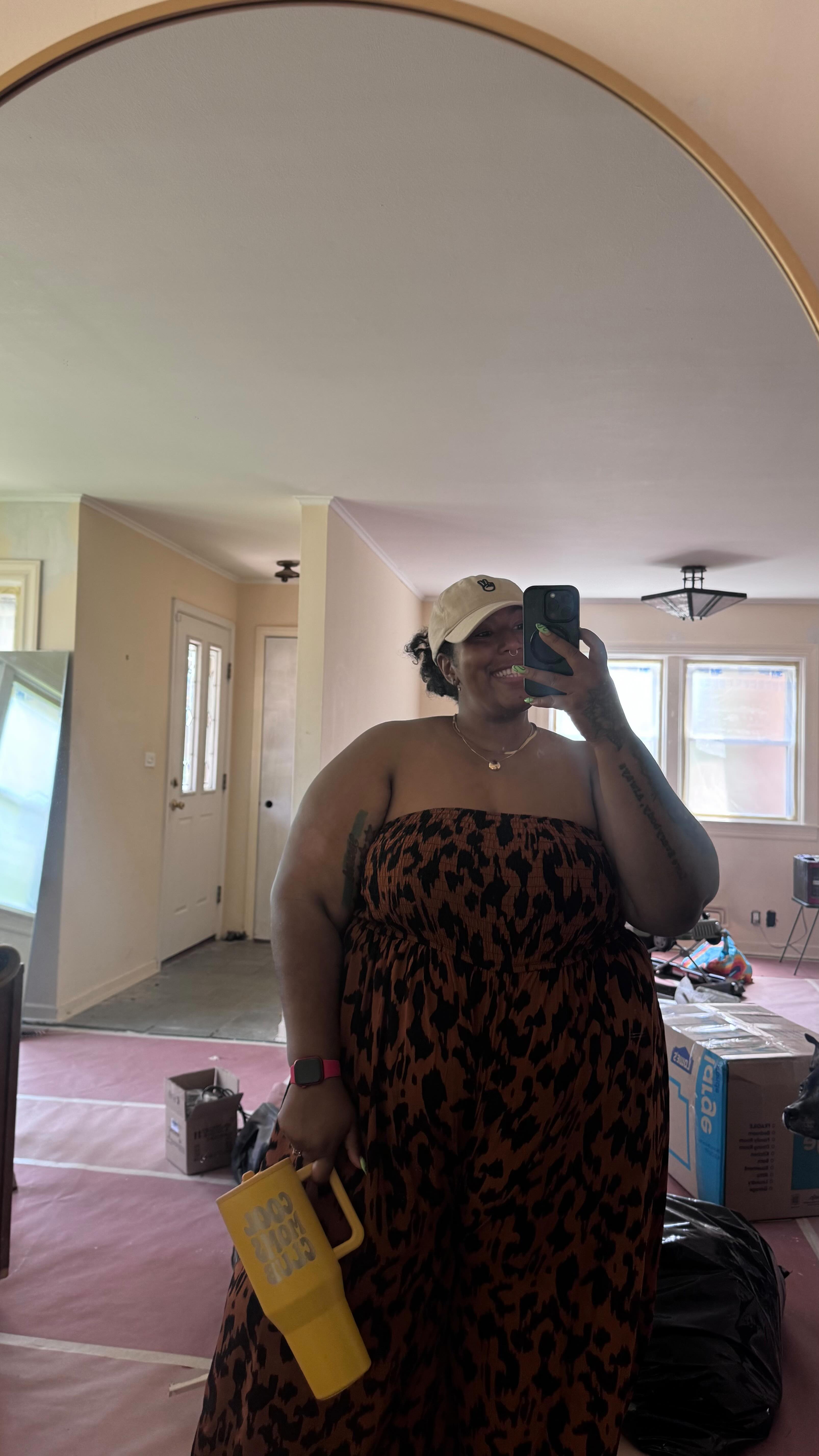 Trying to eat good meals with no kitchen, little to no utensils, and boxes everywhere is not for the weak. I really wanted steak and mashed potatoes, so I put on my Pioneer Woman hat and went to town!
@blackstoneproducts if you see this, your girl could use a new setup 😂
#summertime #queenofthegrill #grillmasters #homecookedmeals #suburbanlife #momlife #wifelife #sahmomlife