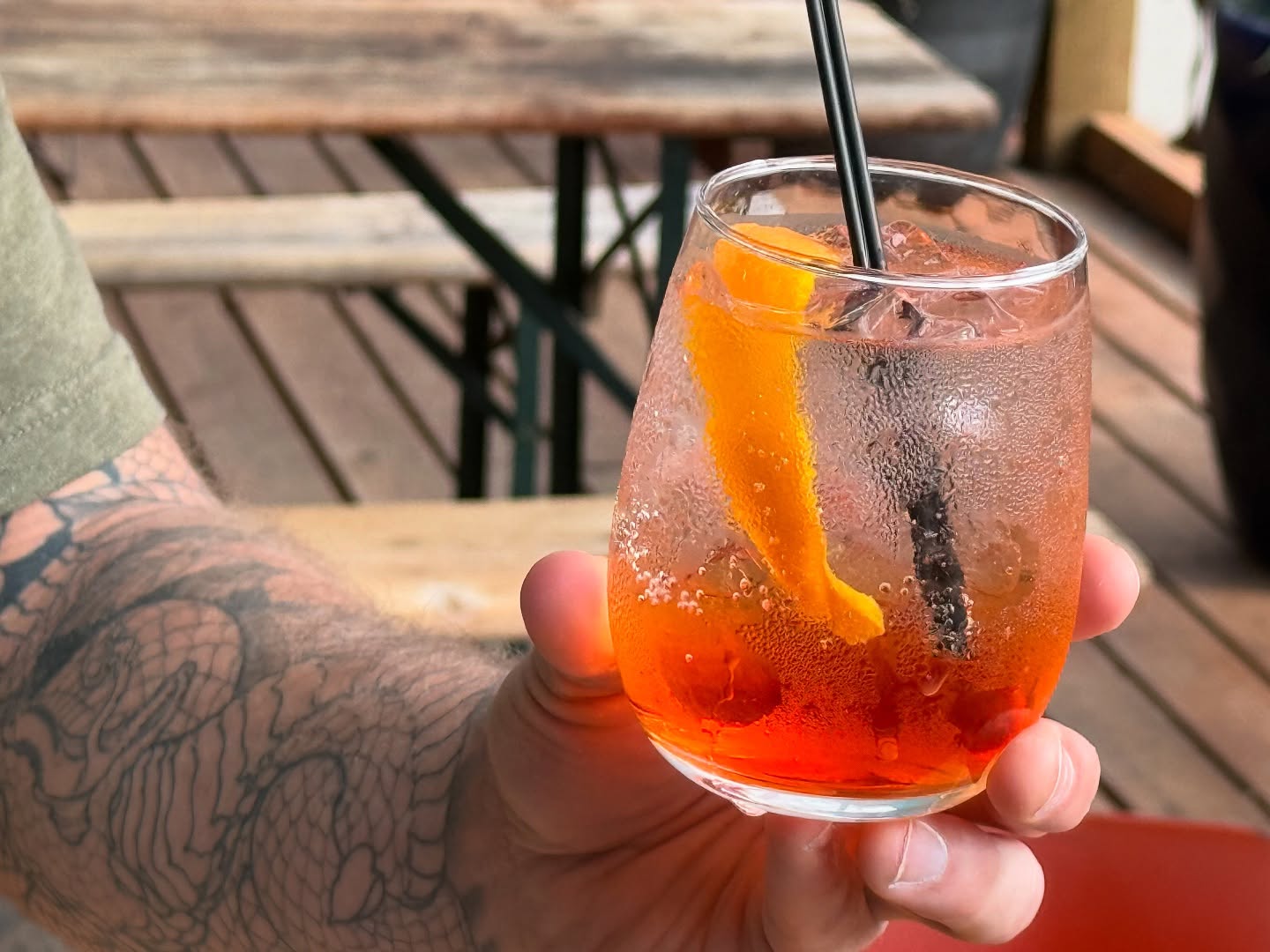 ☀️Sip into Summer!🍊
Join us this Friday at 6PM for an Aperol Spritz Party at Crow and Cart!
We’re pouring sunshine by the glass—crisp, bubbly, and oh-so-refreshing 🍾🧡
Grab your crew, dress for golden hour, and kick off the weekend in our dreamy outdoor space.
Mocktails available too! Let’s spritz, sip, and celebrate summer together!
#SpritzSeason #CrowAndCart #EugeneEvents #PNWDrinks #WhiteakerNeighborhood #SummerVibes