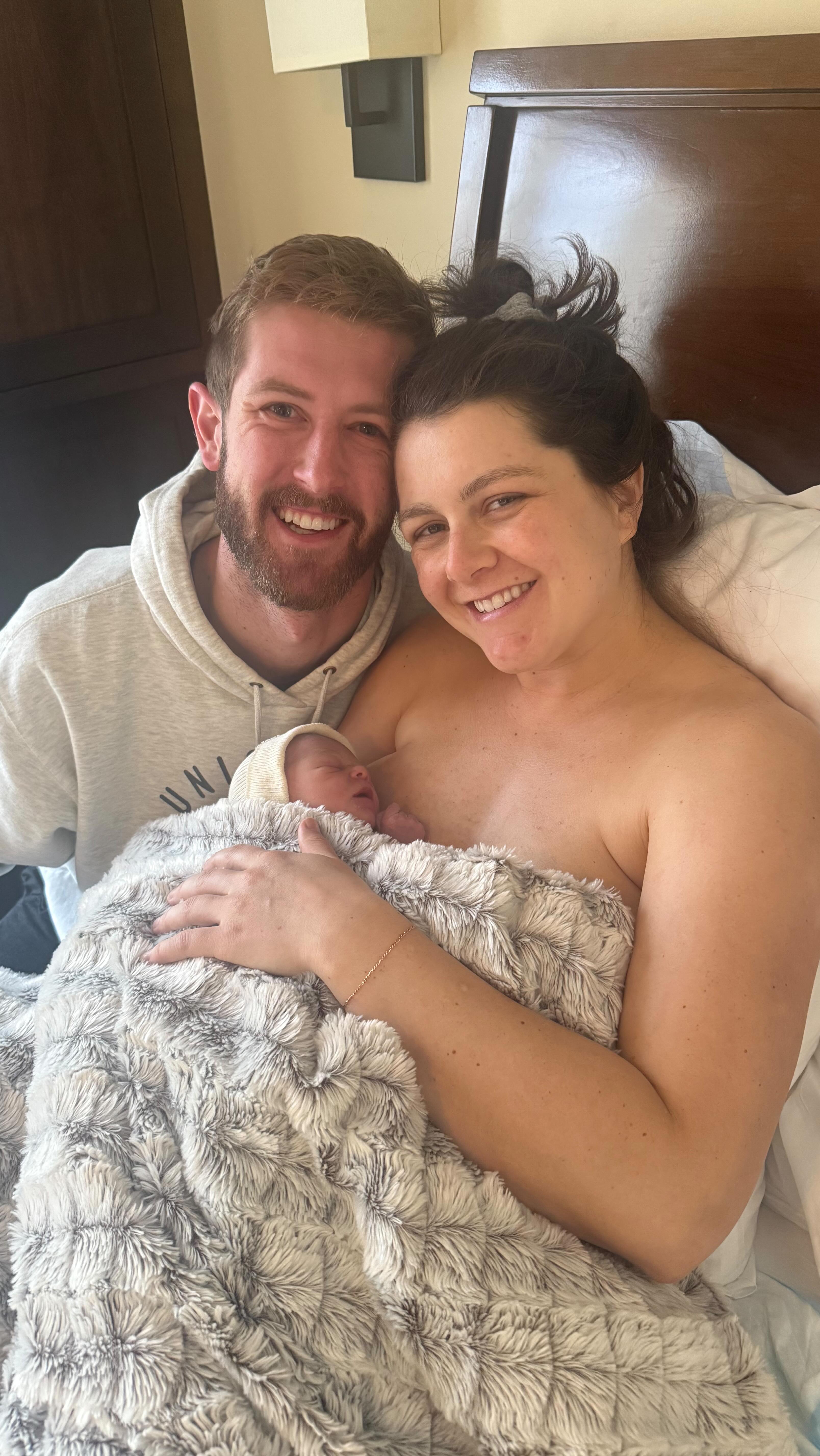 It’s a beautiful day
to have a beautiful BIRTHday☁️☀️🍃
Birth is one of those moments women were born to do.
Birth tests us in so many unexpected ways, brings out fears we didn’t know existed and takes us to a breaking point ….
BUT it brings us closer to the Lord, brings us face to face with our own strength and power
&
not to mention the reward of baby being in your arms and taking their first breath at the end of it so sweet 🥹 ❤️
Thank you for allowing me to provide support and be present at your birth 💕 It was an honor to see you accomplish what you set your mind to.
#birth #birthdoula #birthsupport #birthsupportteam #doula #doulalife #doulasupport #doulaservices #baby #birthwithoutfear #birthcenter #power #peace #firstcry #tranquility #quietmind #tenfingerstentoes❤️