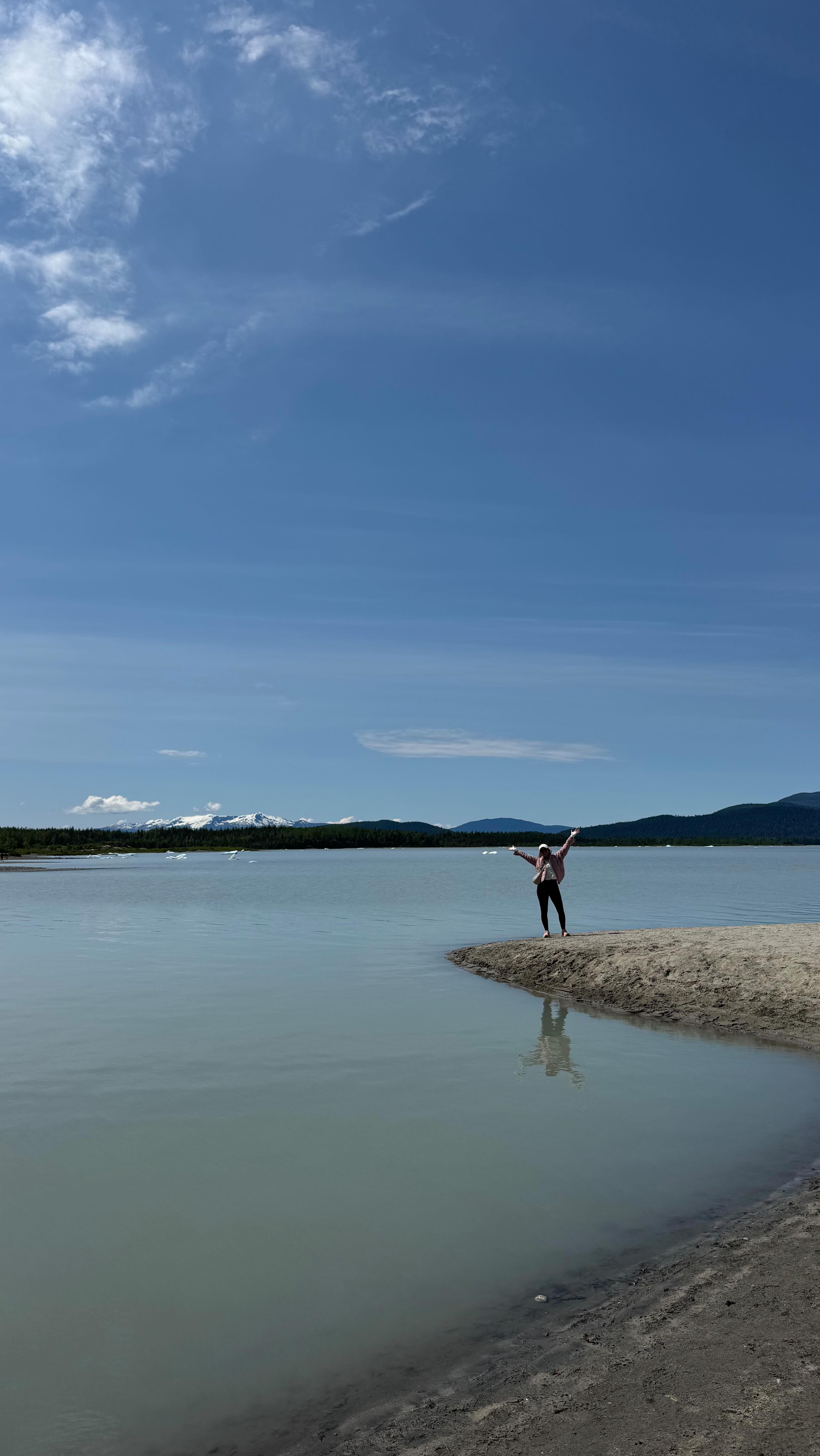 Been busy chasing glaciers, spotting whales and soaking up the wild magic of Alaska🌲❄️🛥️
If adventure and surreal scenery are what you’re looking for, this is the place!
•
•
•
•
•
#alaskatravel #luxurytravel #summervacation #alaskaadventure #alaskasummer