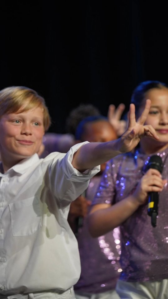 Summer Performance-Imprints
Wir sind so super stolz auf unsere Kids. Trotz Hitze haben sie wie Profis die aller besten Performances abgeliefert!
Wir hatten so viel Spaß am Wochenende und sind so dankbar.
Everythings ready. Now you.
#bestekids #bestesteam #wondreamteam
Danke an die mega Fotos an @iam_athletics_herne