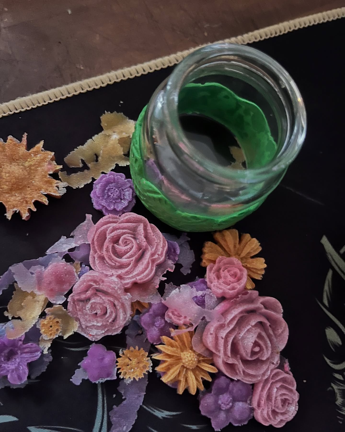 Making another DnD D20 rolling jar, this one’s getting a forest flower theme!
Wish me luck as I put it all together.
The other jar in the photos is my Sea Shanty one, which is already in the Etsy shop, just search “sea shanty” if you’re interested!
I also make some simpler styles, just search “D20” to check those out.
These jars are great if you play Dungeons & Dragons or any TTRPG, you can roll your dice in a fun and magical way, with color and charm built right in.
🎲
Let me know what you think!!
#dnd #dndroller #ttrpg #d20 #d20system