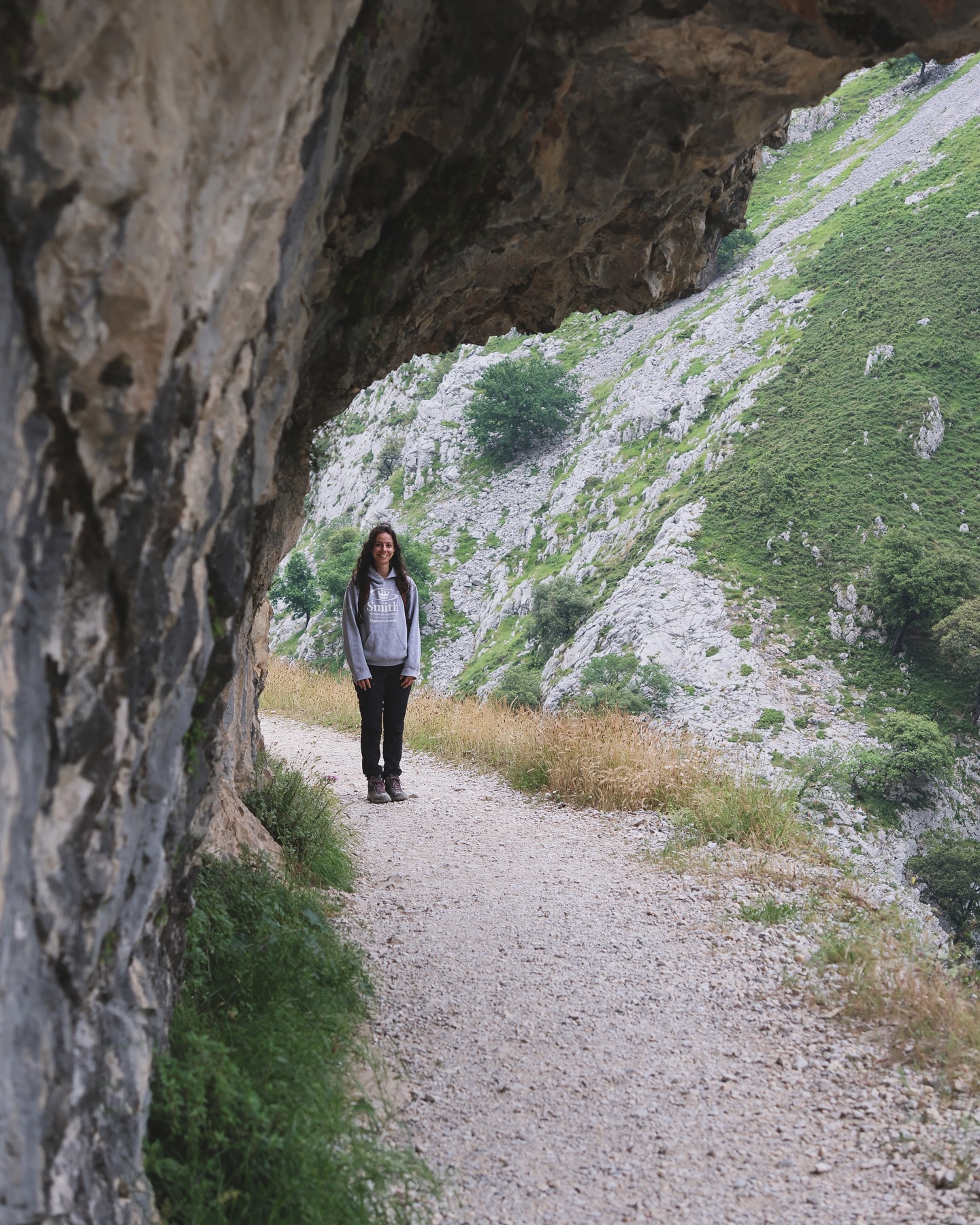 Ruta del Cares in Picos de Europa is a 12km trail literally carved into the side of the mountain, following the gorge formed by the Cares river at the bottom of the canyon. It’s probably the most iconic hike in the park and I can understand why: it’s absolutely gorgeous and the views were great, but scroll to the end to see the real highlight of the hike!
#rutadelcares #picosdeeuropa #asturias #cantabria #mountainlove #hikinglife #photography #traveladventures