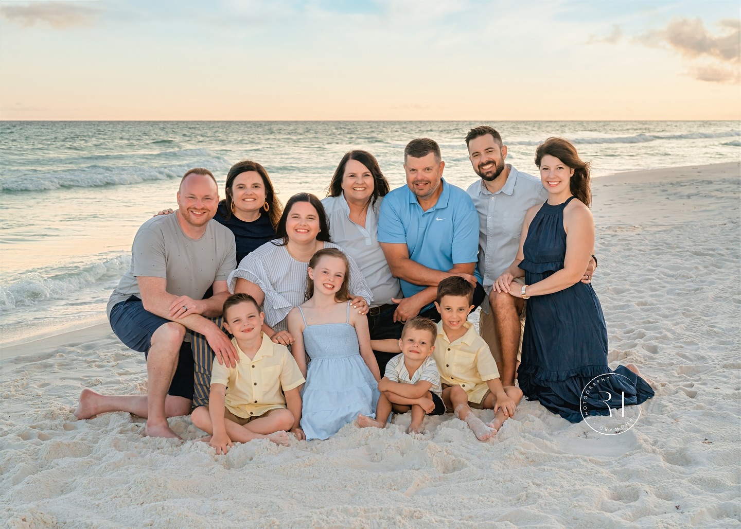🌟 Here’s to four amazing decades filled with love, joy, and unforgettable family experiences! 🎉✨ The whole gang gathered for a vacation celebration! We are so grateful to be able to commemorate this moment for them! It’s all about the bonds that connect us. Cheers to the memories we’ve created and the new ones waiting to unfold! And Congrats to Kelly & Russ🥂🫶🏻
#FamilyGoals #40Years #GratefulBeyondMeasure
#familyphotographer #family #familyphotography #familyphotoshoot #lifestylephotography #couplegoals
#memories #celebrate #anniversary #marriagegoals
#marriage