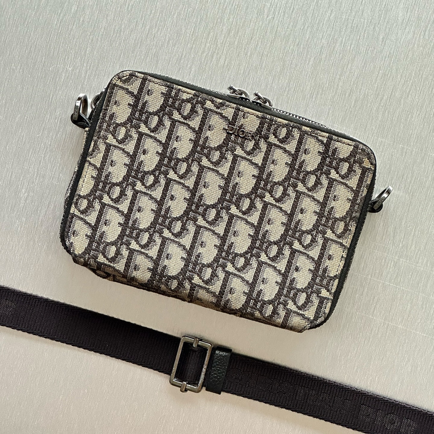 Effortless chic meets everyday practicality. This Dior Beige Oblique zipped pouch comes with a strap, making it your go-to luxury carryall.
For more information, please refer to the website link provided in the bio.
Listing no: 200921
Opuluxe.sg is not affiliated to the brands featured. We are an independent consignment platform of authenticated luxury products. All trademarks and copyrights remain sole property of the brands.