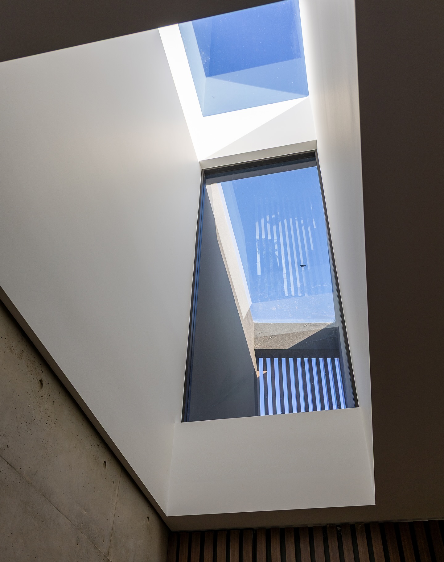 Elevate your home with feature fixed windows to bring light into your home!
New build, renovation or replacement? Contact our team for a FREE QUOTE ✅