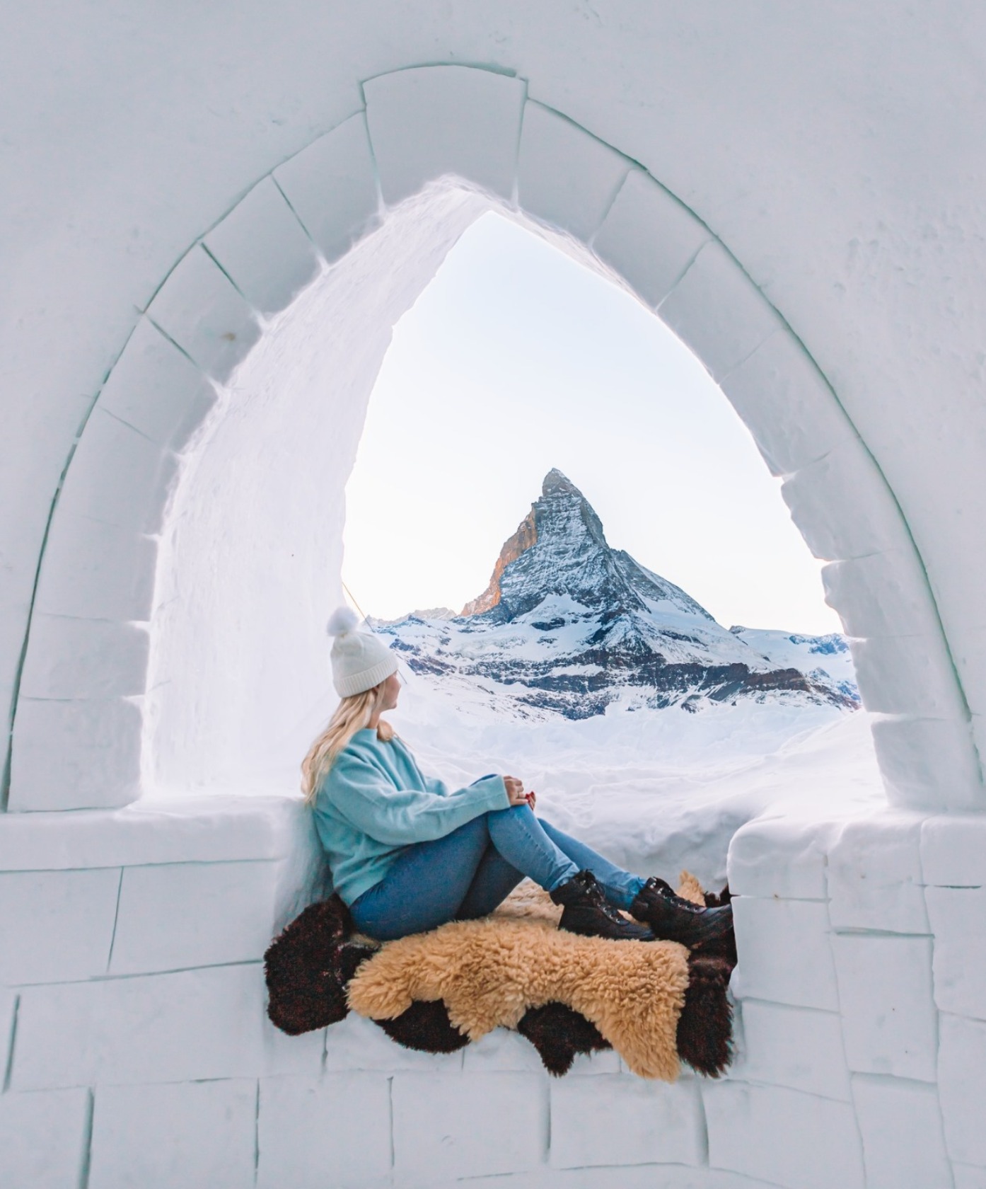 GUESS created a moment people wanted to be part of.
From lift rides to lodge stops, GUESS was everywhere skiers turned.
An advertising campaign that didn't feel like advertising at all.
Memorable campaigns don’t fight for attention.
They earn it by showing up in the right place, the right way.