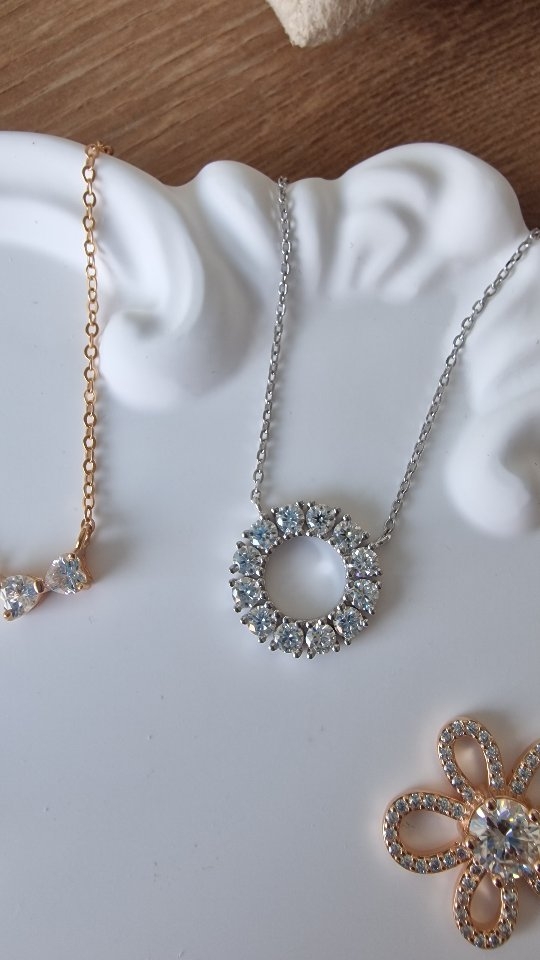 The Oralis Moissanite Diamond Collection ✨ Shop Now!!!
Ethically Made, Not Mined, we're disrupting diamonds one sparkle at a time!