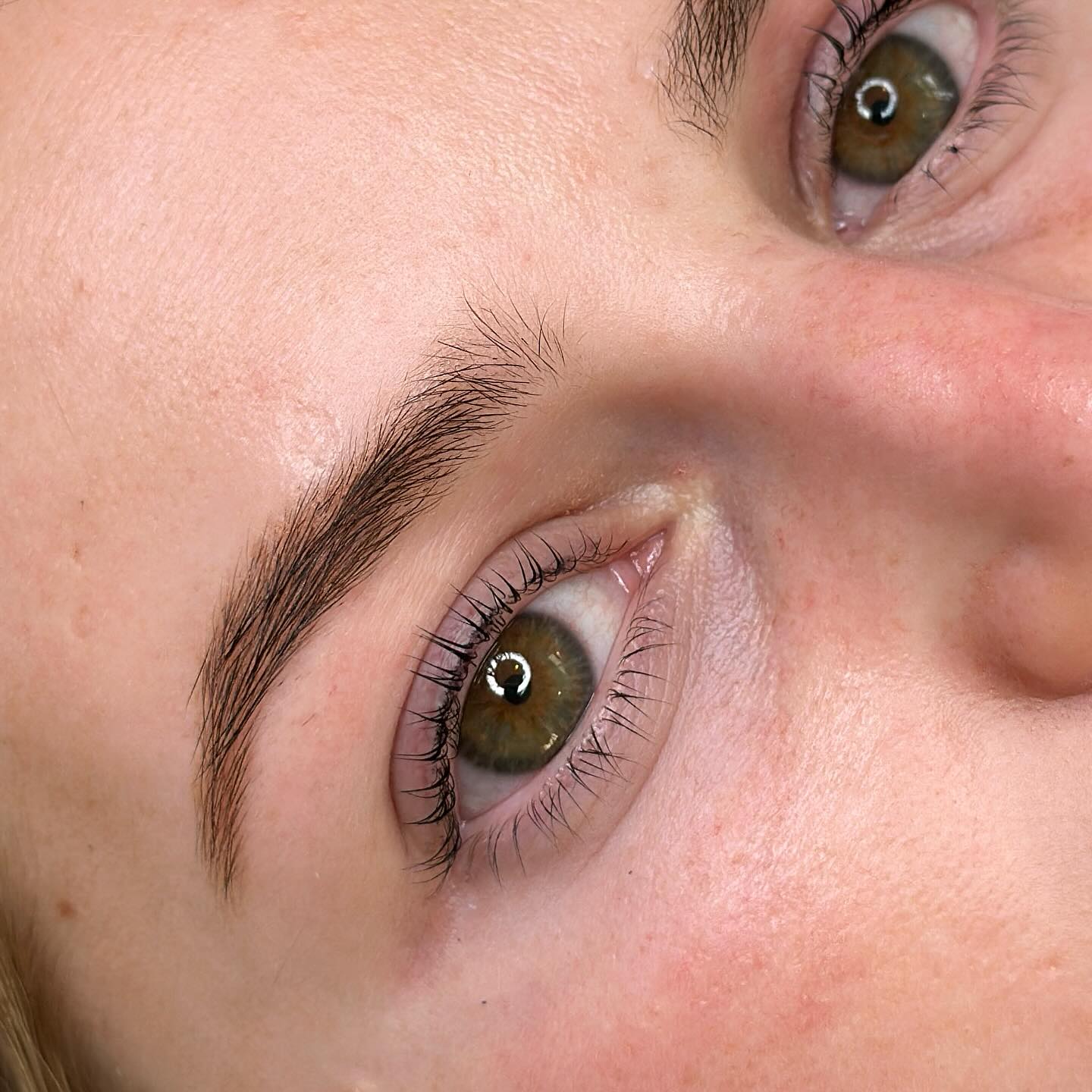 ✨ Yumi lash lift from this afternoon ✨
#yumilashlift #lashesonlashes #beautynz #embellir #dunedinnz