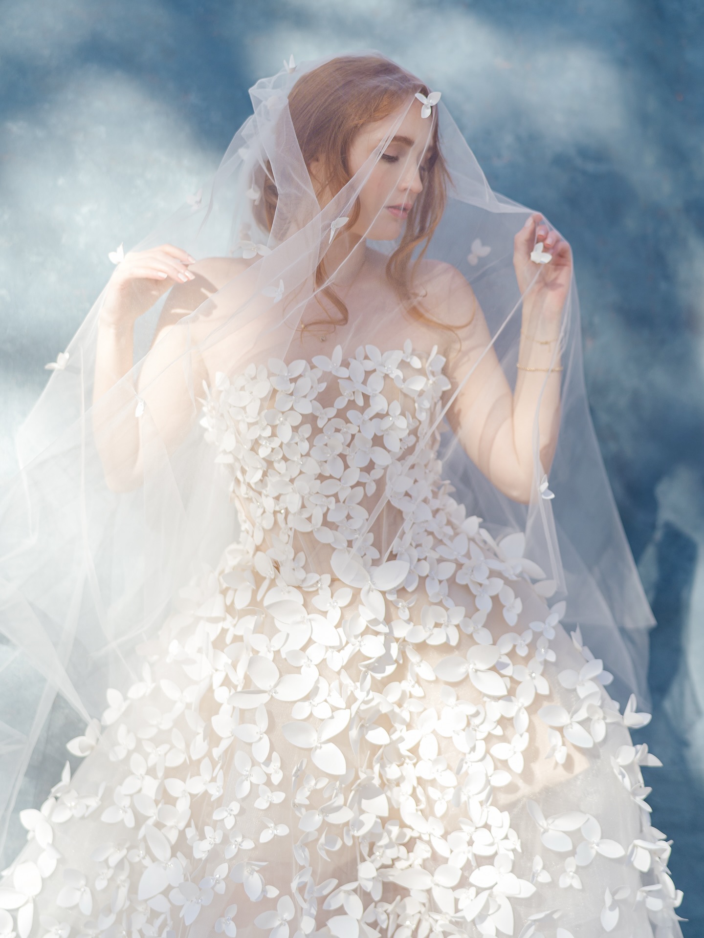 The moment bridal art is captured to perfection
Photographer @kelleywphotos
Beautiful Muse @nicholekearns
Venue @lalomitaranch
Get the dress+ veil from @marehcouture
.
.
.
#marehcouturebridal #marehcouturebride #couturewedding #coutureweddingdresses #sayyestothedress #photogrophy #art #model
