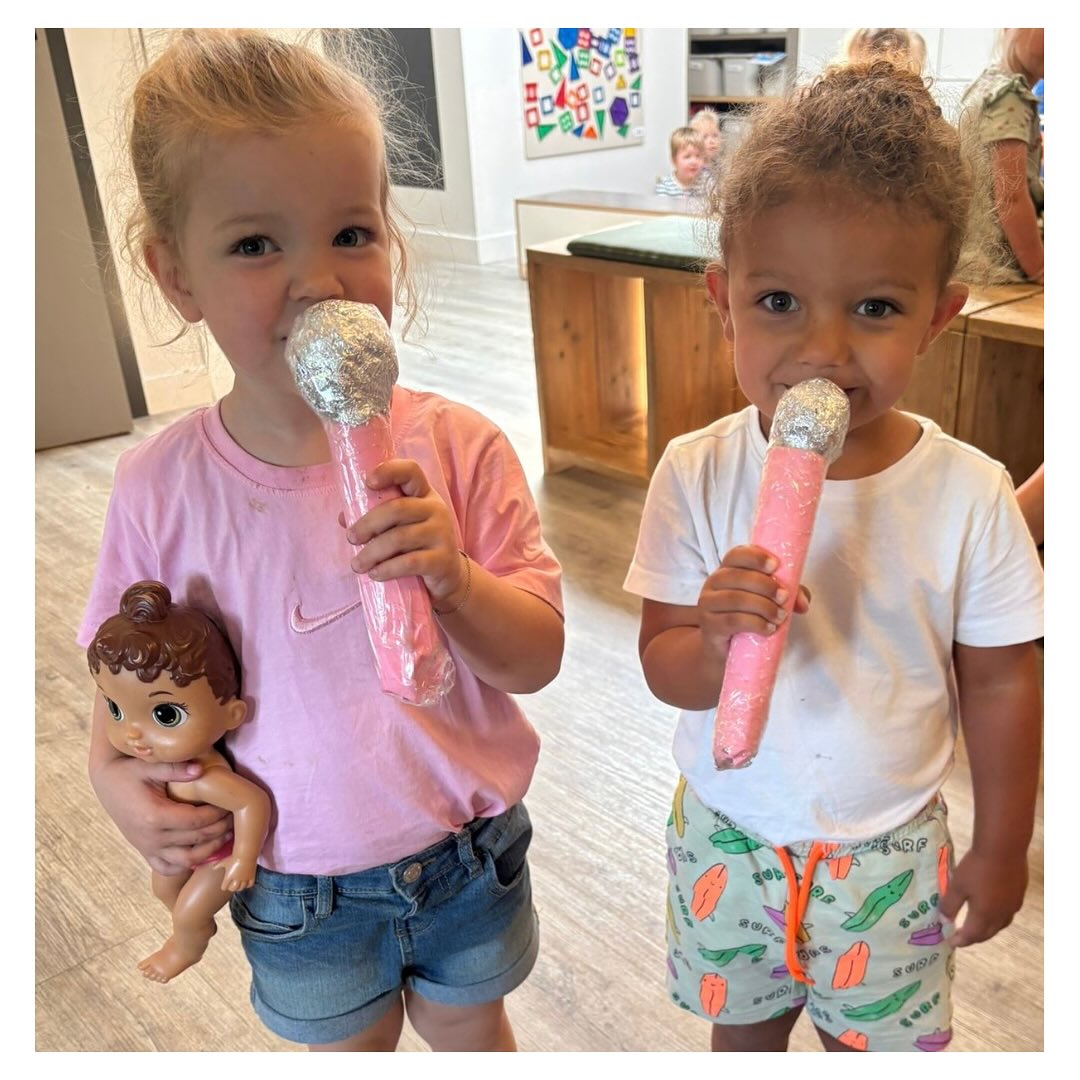 LEUSDEN
Onze eigen kleine supersterren in actie! 🎤🎶