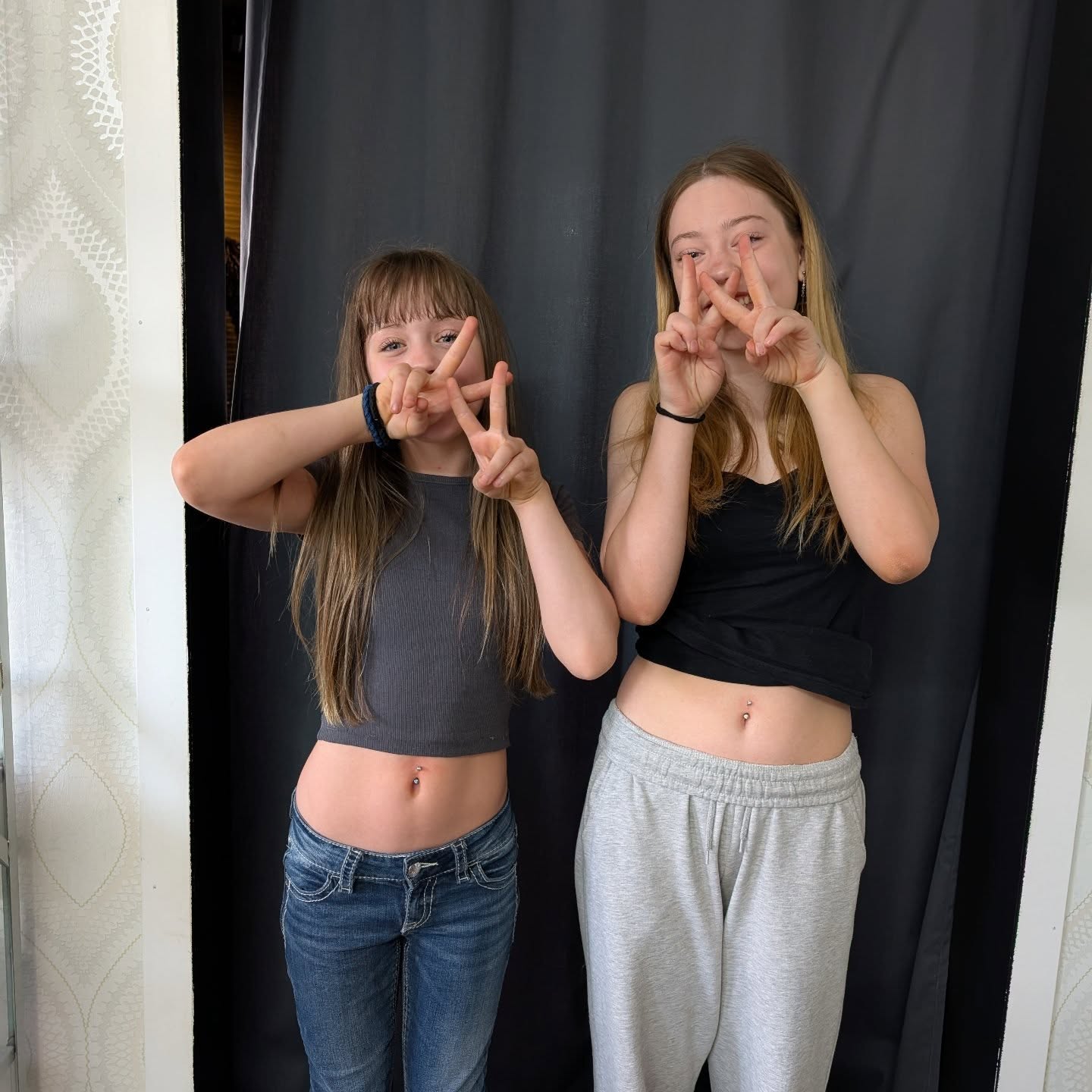 #navelpiercing #bellypiercings #piercingstudios #piercersinceyear2000 by @ulrikaluckabauer