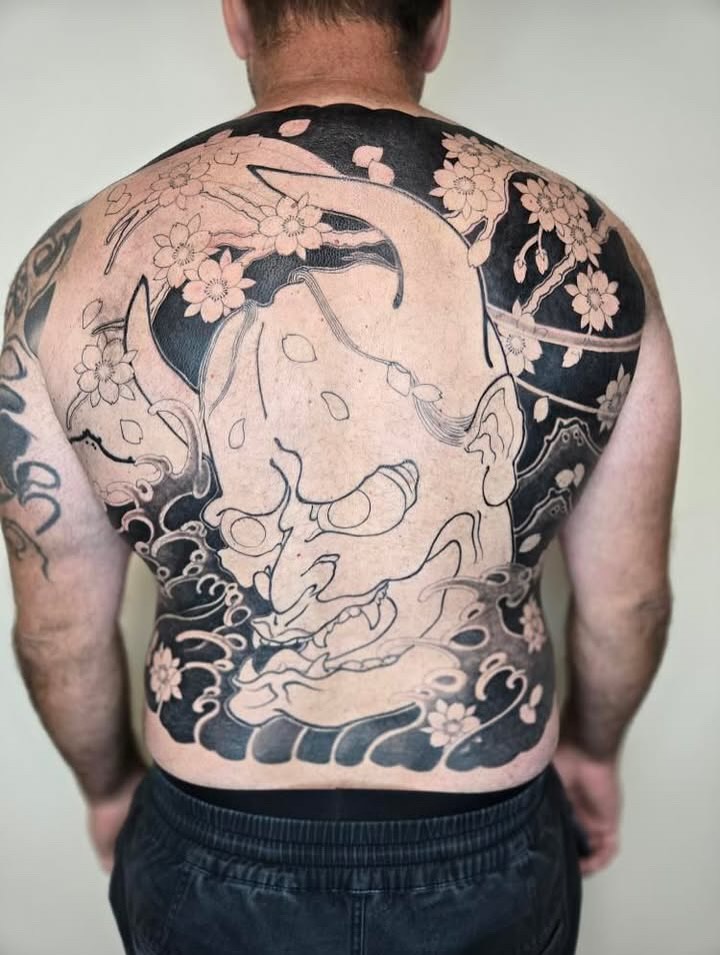 Hanya Mask Irezumi’s back tattoo is in progress 👹
All reservations can be made through email and dm.
.
jayo.orient@gmail.com
#vancouverirezumi #irezumitattoo #vancouvertattoo #hanyamasktattoo