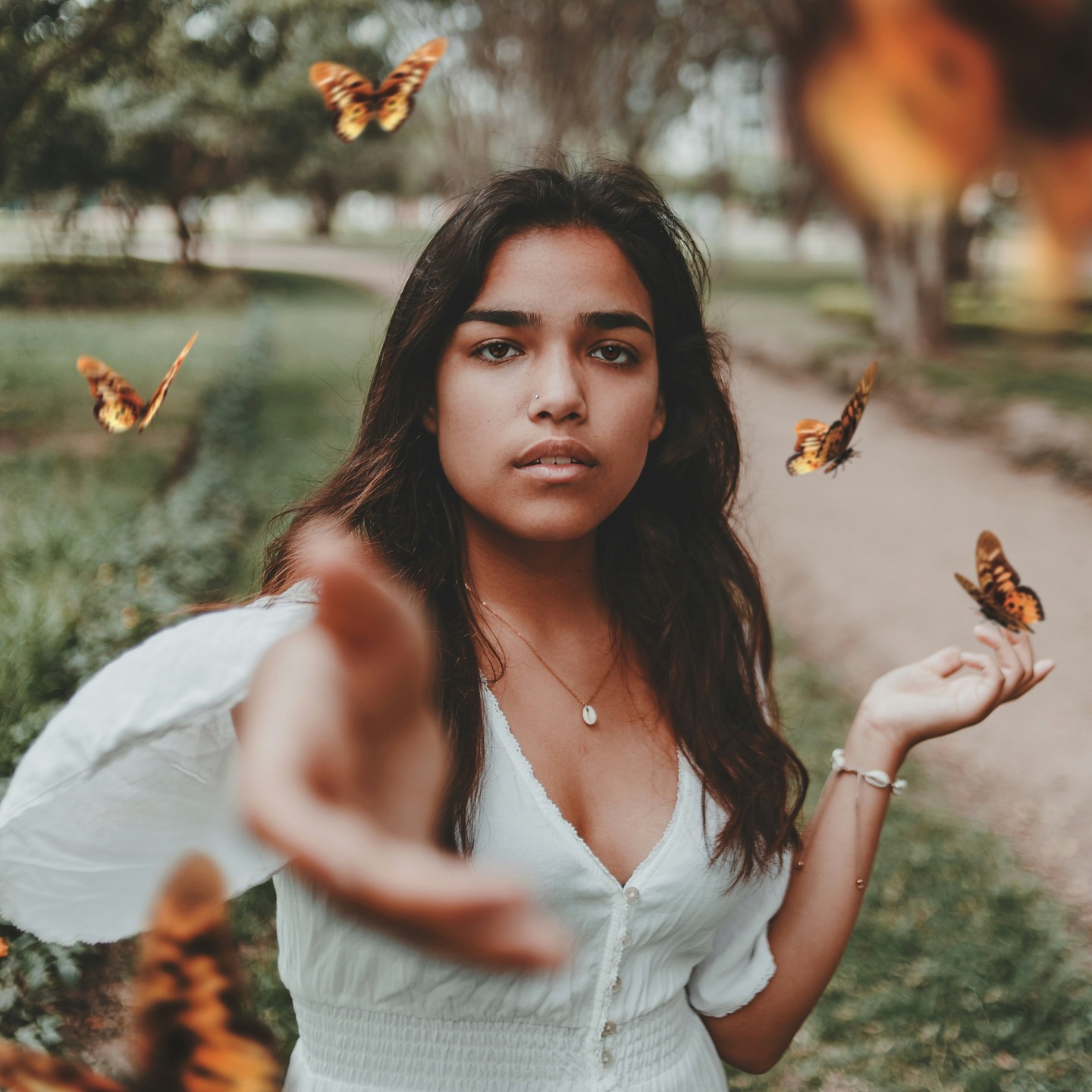🦋
.
.
.
© @joelvalve v/ @unsplash
.
.
.
#180editions #mangezlocallisezlocal #butterfly