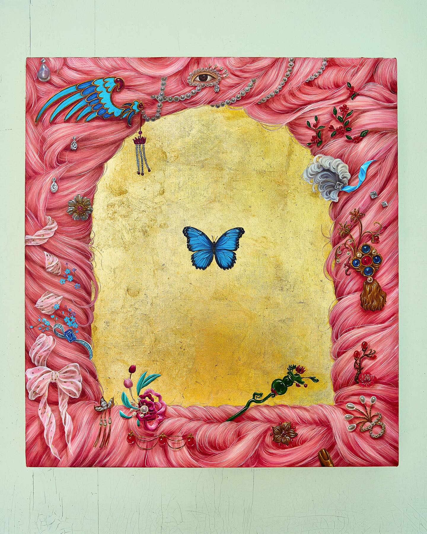 This is one of the most important artworks in 𝐹𝑜𝓇𝑔𝑒𝓉 𝑀𝑒 𝒩𝑜𝓉
Xu Yang’s painting, 𝐼𝓉 𝒾𝓈 𝓌𝑜𝓇𝓉𝒽 𝓃𝑜𝓉𝒽𝒾𝓃𝑔. 𝐼𝓉 𝒾𝓈 𝓌𝑜𝓇𝓉𝒽 𝑒𝓋𝑒𝓇𝓎𝓉𝒽𝒾𝓃𝑔. encompasses the full conceptual depth and richness of this exhibition with that opulent subtlety that is so signature to Yang.
A few months ago Yang was speaking to me about what we leave behind when we die. Not just the legacy and memories but the objects that remain of us. Yang was saying that it is often pieces of jewellery and artworks that are kept and given to those still living.
We spoke about these mementos that function as a way of holding on to people and memories when they are gone.
The value that we can place in something is everything and nothing at the same time. This piece includes a lot of adornments and beautiful items, Yang places the gold finger at the bottom of the work to literally ‘point out’ the danger of placing value on the wrong things, this is King Midas’s finger - who was confronted with the dangerous reality of his desires. The blue morpho butterfly is a reminder that we have physical bodies and souls. Its vivid blue wings represent the vitality and presence of the physical body in the world. Its brief but brilliant life reflects the transience of physical existence.
Yang’s use of gold in this work moves us into a state of reflection.
𝐼𝓉 𝒾𝓈 𝓌𝑜𝓇𝓉𝒽 𝓃𝑜𝓉𝒽𝒾𝓃𝑔. 𝐼𝓉 𝒾𝓈 𝓌𝑜𝓇𝓉𝒽 𝑒𝓋𝑒𝓇𝓎𝓉𝒽𝒾𝓃𝑔.
2025
Oil on linen and 24k gold
50 x 45 cm
𝐹𝑜𝓇𝑔𝑒𝓉 𝑀𝑒 𝒩𝑜𝓉 | Xu Yang
Château de Lantheuil
12 June - 10 July
Weds-Sun
Images by Bater & Street @baterandstreet
#lucyvongoetz #XuYang #ForgetMeNot #XuYang_Art #chateaudelantheuil