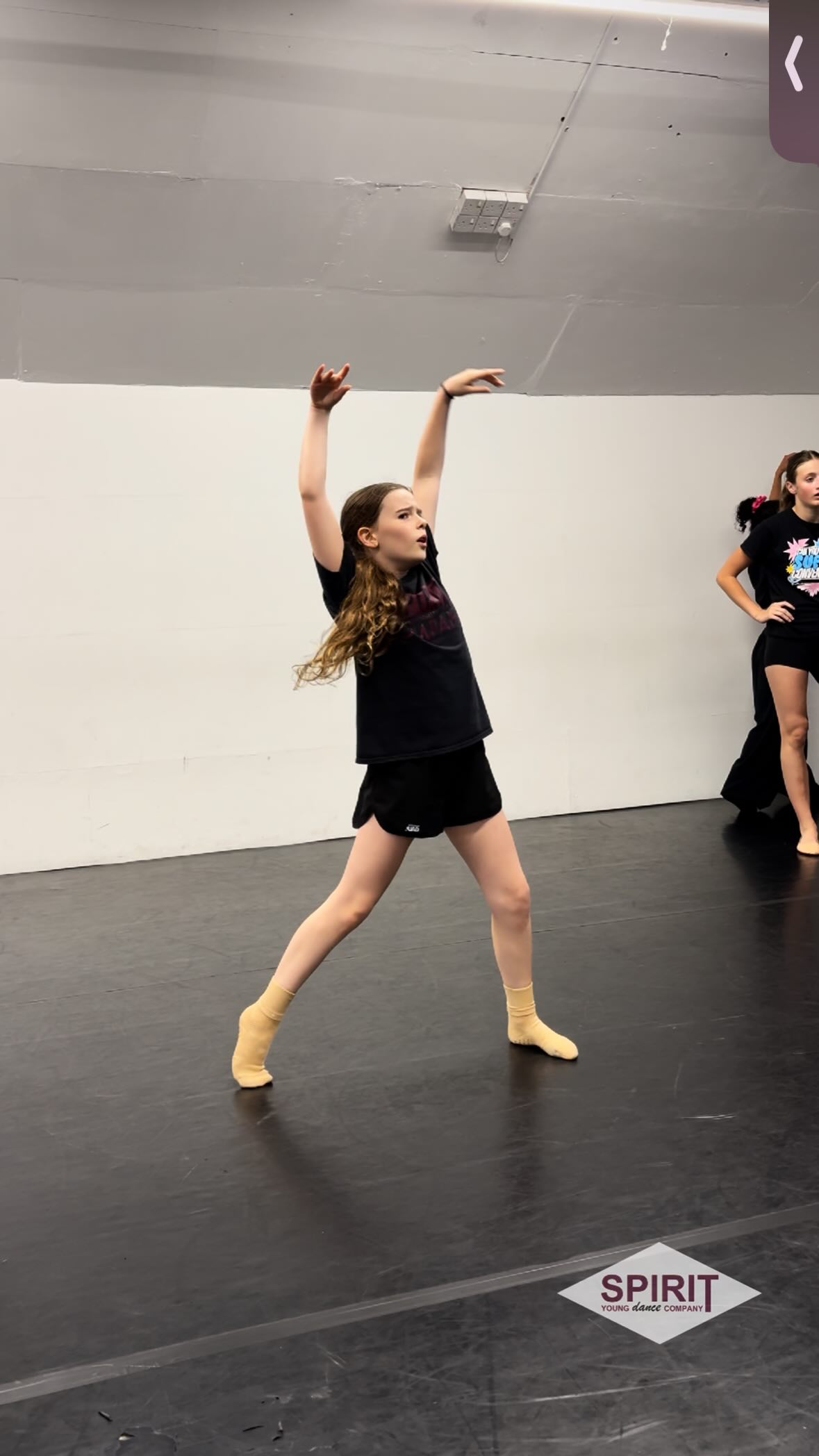 Preparing for our SYDC showcase at the end of term 🥹 Incredible work from Goldie, Ava and Mali in contemporary with @abbiebrownn_ ✨
•
•
#spiritydc #dance #training #londondance #TeamSpirit #danceteam #dancecompany #dancecompetition #competitivedance
#lovedance #london #jazz #lyrical #commerical