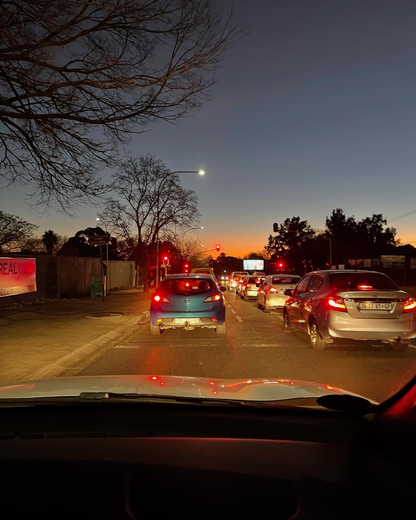 GETS Golf, sunrise @carafordd_001 coach Darren and Cara gym session, putting lesson @nathan_dt_ as the sunsets. Golf development at its best….. @randparkgolfclub