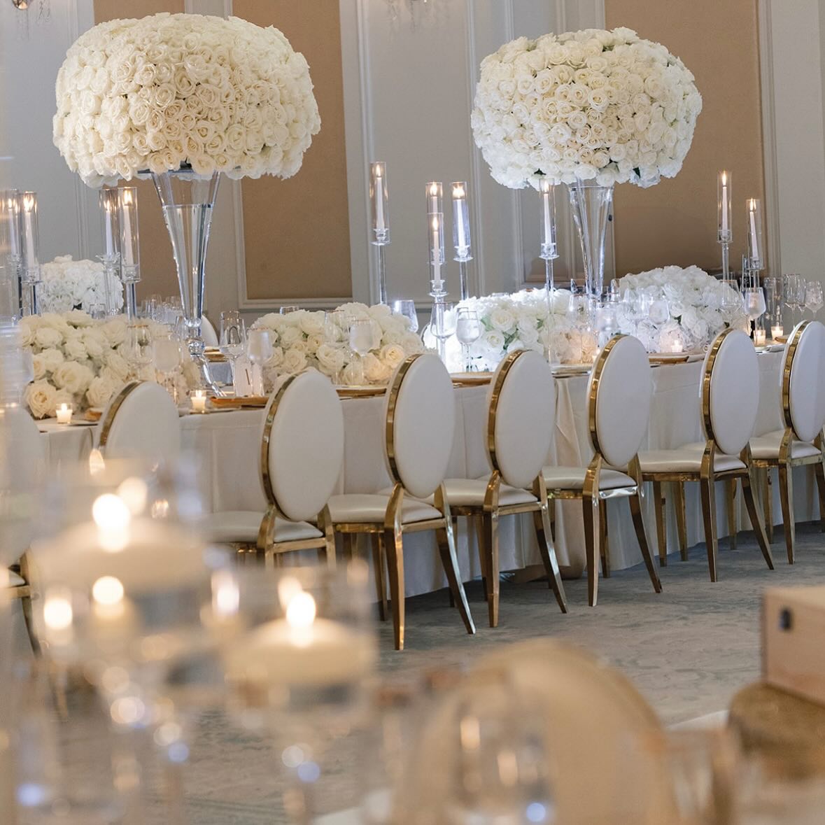 Absolutely stunning 😍 luxury chair rentals by @luvdecorrentals Planning: @trulyewers
Venue: @stregisatl
Photo: @thelockharts
Video: @loveinmotionfilms
Florist: @theperfectcreation
Linens: @bbjlatavola
Rentals:@atlantapartyrentals @centerstage_floors @lllrentals @luvdecorrentals @tablemadeco
Cold Sparks: @kaleidoscopelighting
Ceremony Soloist: @zariahall
DJ: @onesoundandent
Violinist: @carey_durham
Bride’s Hair: @houseofcharmcollection
Bridal Makeup: @tomilolaofbiggles
Bridesmaids Makeup: barkeiabeauty_
Family Makeup Artist: @muagdevine
Stationery: @storybirddesign #luxurychairrentals #luxurychairrentalsatl #luxuryweddingatlanta #chairrentalsatlanta #eventrentalsatlanta #partyrentalsatl