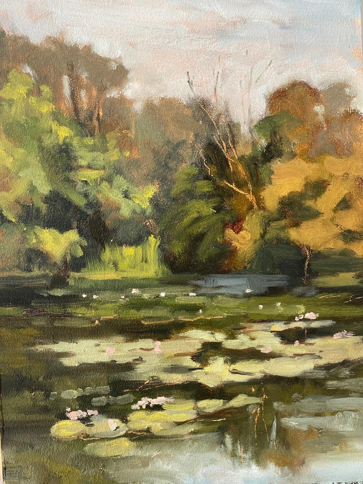 FINALLY managed a Sunday morning paint out with the @stroudartcoop plein air group- after some months!!
Great to be back at Cherington pond - so peaceful, amazing back drop of trees, huge covering of lilies , painted to the sound of dragon flies passing by, fish jumping, and the odd dog misbehaving….
Quite a challenge for me - all those greens, hardly any sky, plus my ( perfectionist) need for it to be representative without being too tight, and frameable - all in a couple of hours paintjng on a random Sunday. I think I need to give myself a good talking to….
I have a way to go re water lilies/ reflections but will keep this and sone notes and take it from there ….
#perfectionist #whatsdoneisdone #greenpainting #mixingpaint #paintwithfriends