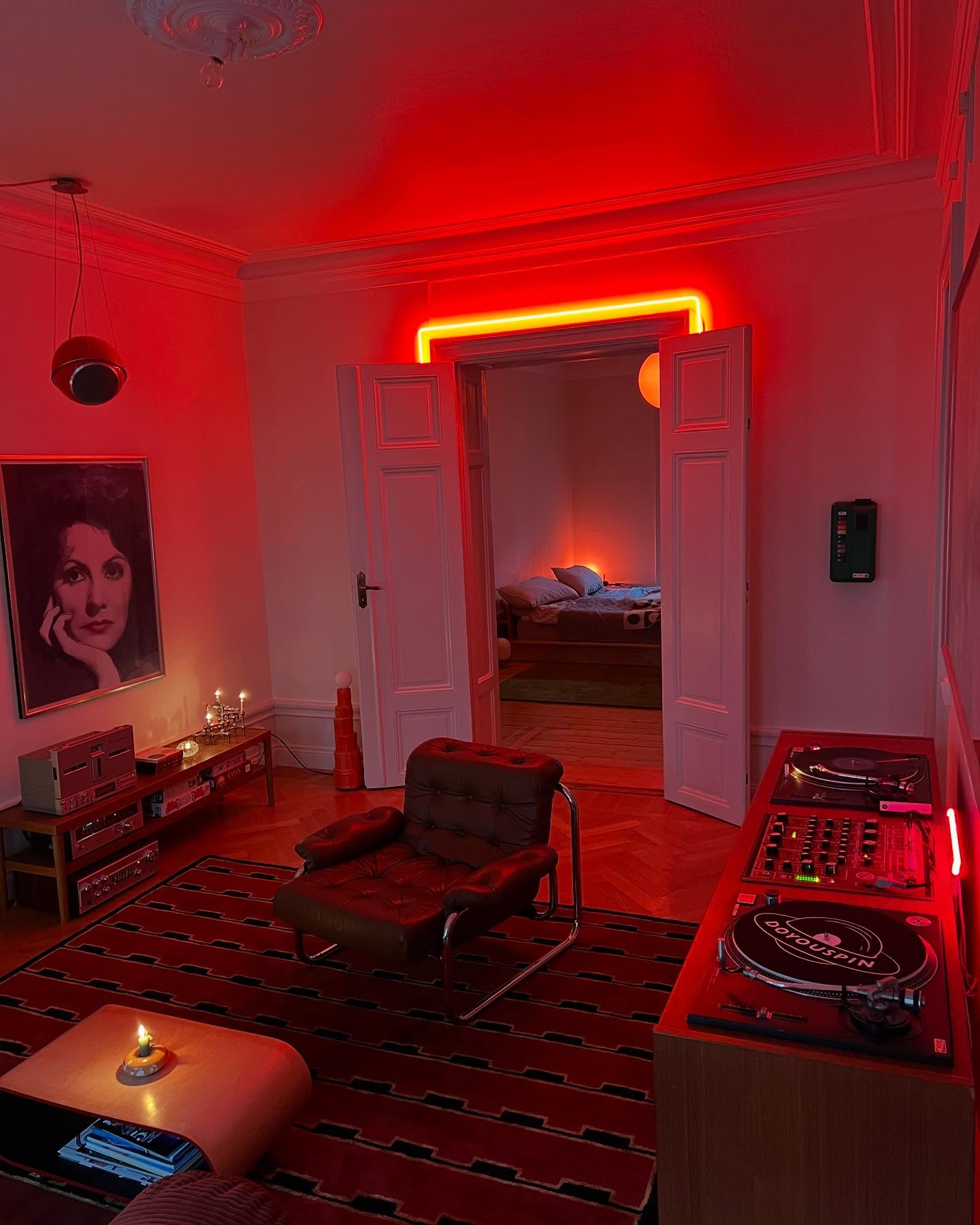 Unmatched vibes by @jacobrudin 🙌🪩
Neon lights made by @josefiineklund
Slipmats available at doyouspin.net
👉🏼 Follow @doyouspin for more
👉🏼 Follow @doyouspin for more
👉🏼 Follow @doyouspin for more
DM/Email for promotion 📩
#rotarymixer #technics #djsetup #vinyldj #rominimal #classicdj #classicmixer #boutiqemixer #hifi #audiophile #hifidj #djlife #vinyljunkie #vinyladdict #technics1210 #sl1200 #doyouspin #djdesk #djbooth #listeningbar #recordstore #vinylonly #djculture