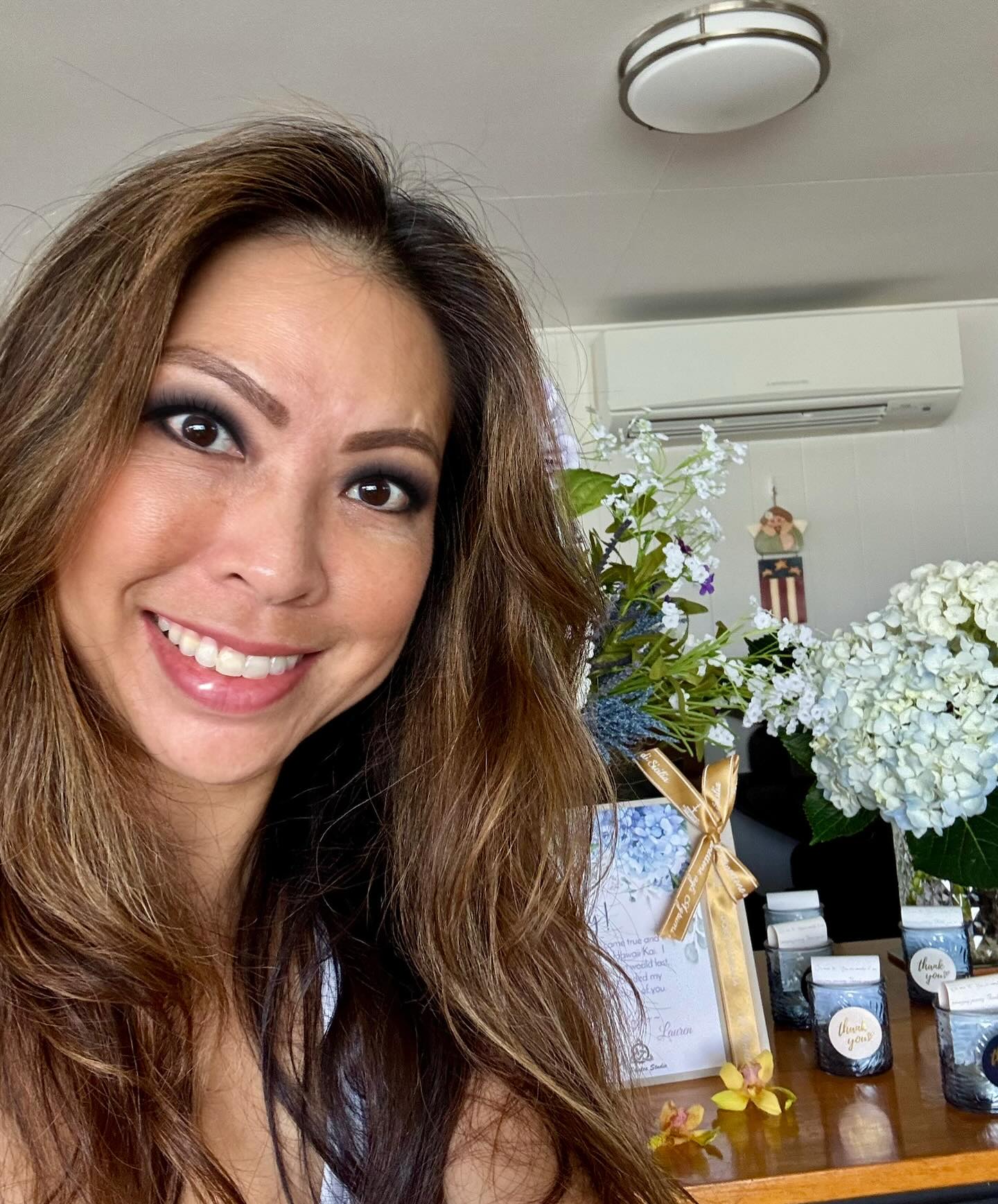 It’s our anniversary week! We are 14! 🧁 🛍️🎁🌼🎉🥂 The actual date was on Monday, but we’ve been too busy to post. We’re teaching our amazing clients and treating them to a few of our favorite things: Blue hydrangeas, Prosecco 🧁 from Suenaga Sweets @dblmango , votive candles, and mini totes. 🤩 Thank you to all of my clients who helped us reach this major milestone. Mahalo. 🤍🩵💙💜 #thefirmpilates #basipilates #pilates #pilateslife #pilateslovers #pilatesbody #entrepreneur #entrepreneurlife #pilatesfit #fitmoms #hawaiipilates #pilateshawaii #pilateskahala #suenagasweets