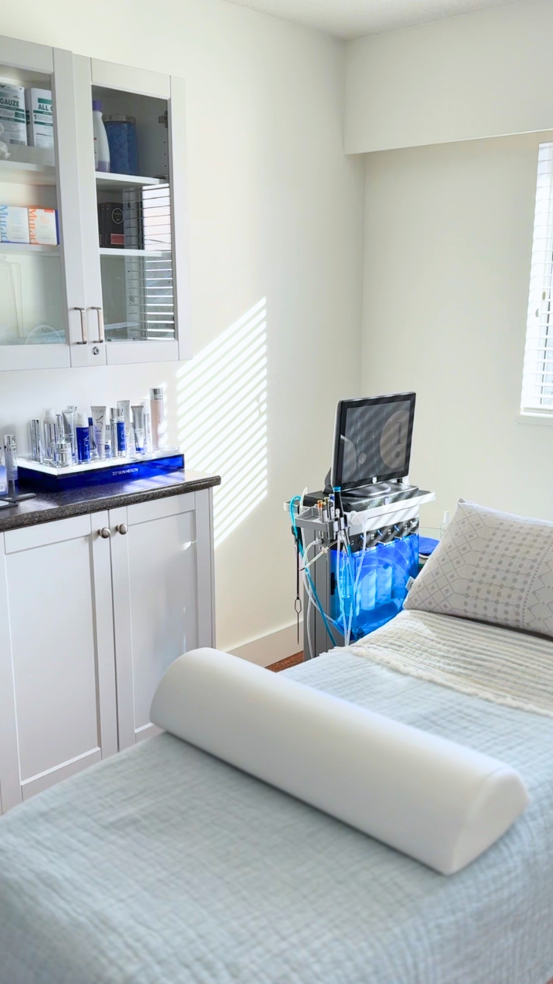 Propaganda we are falling for ✅
Come see why personalized plans, natural results, and expert care are worth it.
#ViewLaser #AestheticMedicine #Botox #Filler #MedicalAesthetics #PropagandaWeAreFallingFor