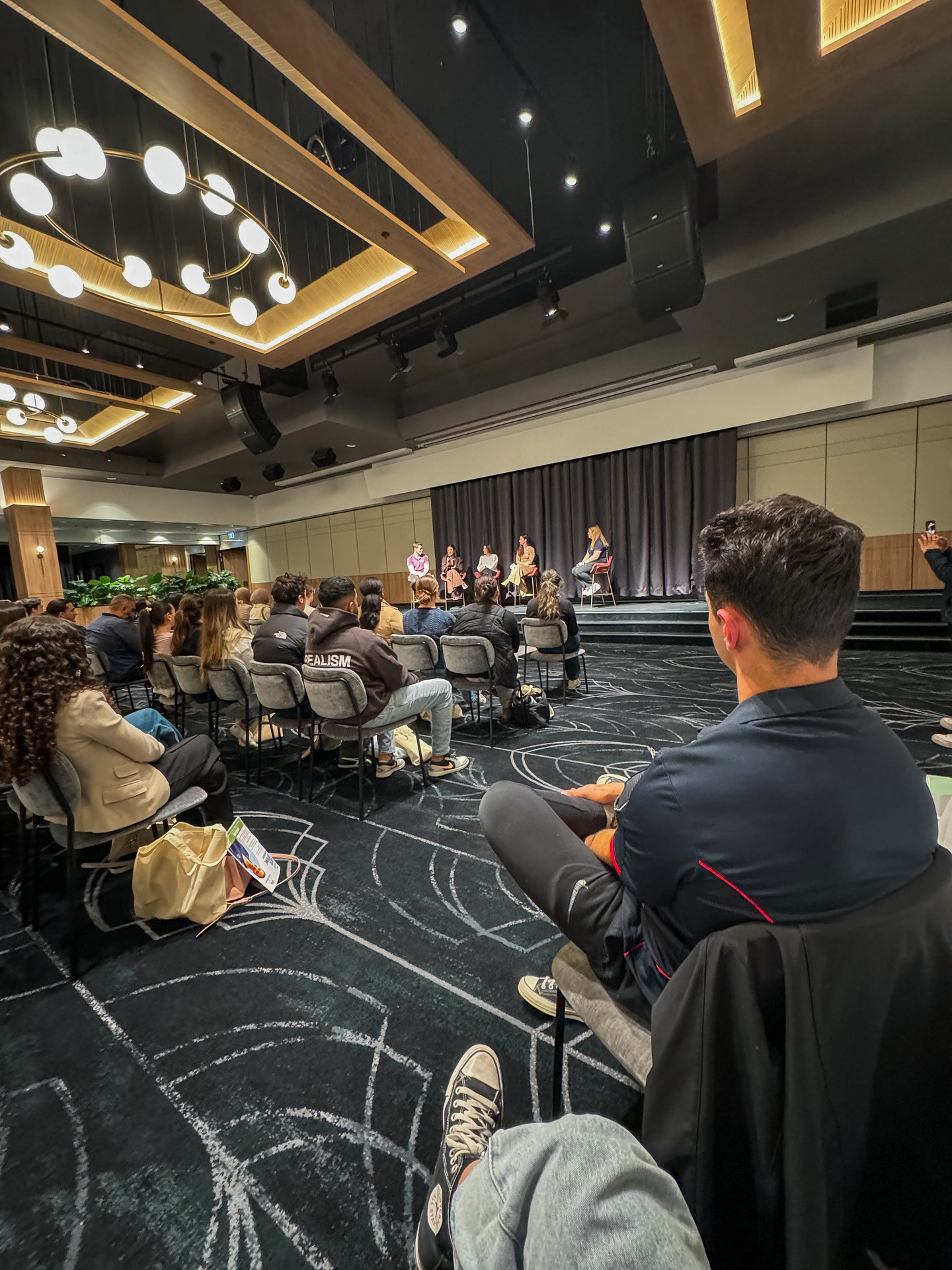 AND THAT’S A WRAP! 🥳 #SouthWestAlliedHealthExpo
We had such an incredible time at the expo connecting with so many passionate final year OT students - your curiosity, questions, and energy absolutely lit up our day! 💬🧠💛
It was also amazing to see so many other clinics and businesses coming together to celebrate the Allied Health space. The networking, the chats, and of course… meeting “Marshie” the therapy dog 🐶🐾 made it all extra special!
Also a big congratulations to our Frank Green giveaway winner @claudiaagius_ 🥳
A heartfelt thank you to @southwestkidsclinic for inviting us to be part of such a fun and inspiring event. We’re so grateful for the opportunity to share what Little Heroes OT is all about - supporting kids and families through playful, purposeful therapy. 🦸♀️🦸♂️
We cannot wait for next time! 👋🏼💙