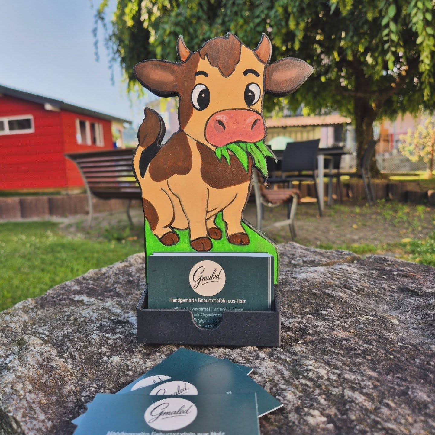 Gschrumpft?
Visitechartehalter Test vo und für gmaled.ch
#Geburtstafel #Babyzimmer #Kinderzimmerdeko #Babyglück #newborn #eltern
#geburtsgeschenk #gotti #götti #geburt #baby #handgemacht #handgemalt #holz #mdf #craft #paint #acryl #visitenkarten