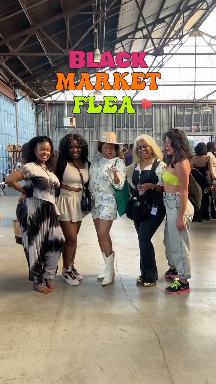 Black Coachella vibes @blackmarketflea Quest love edition! @questlove ❤️ Thank you!
#questlove #losangeles #blackmarketflea #blackevents #stayblack