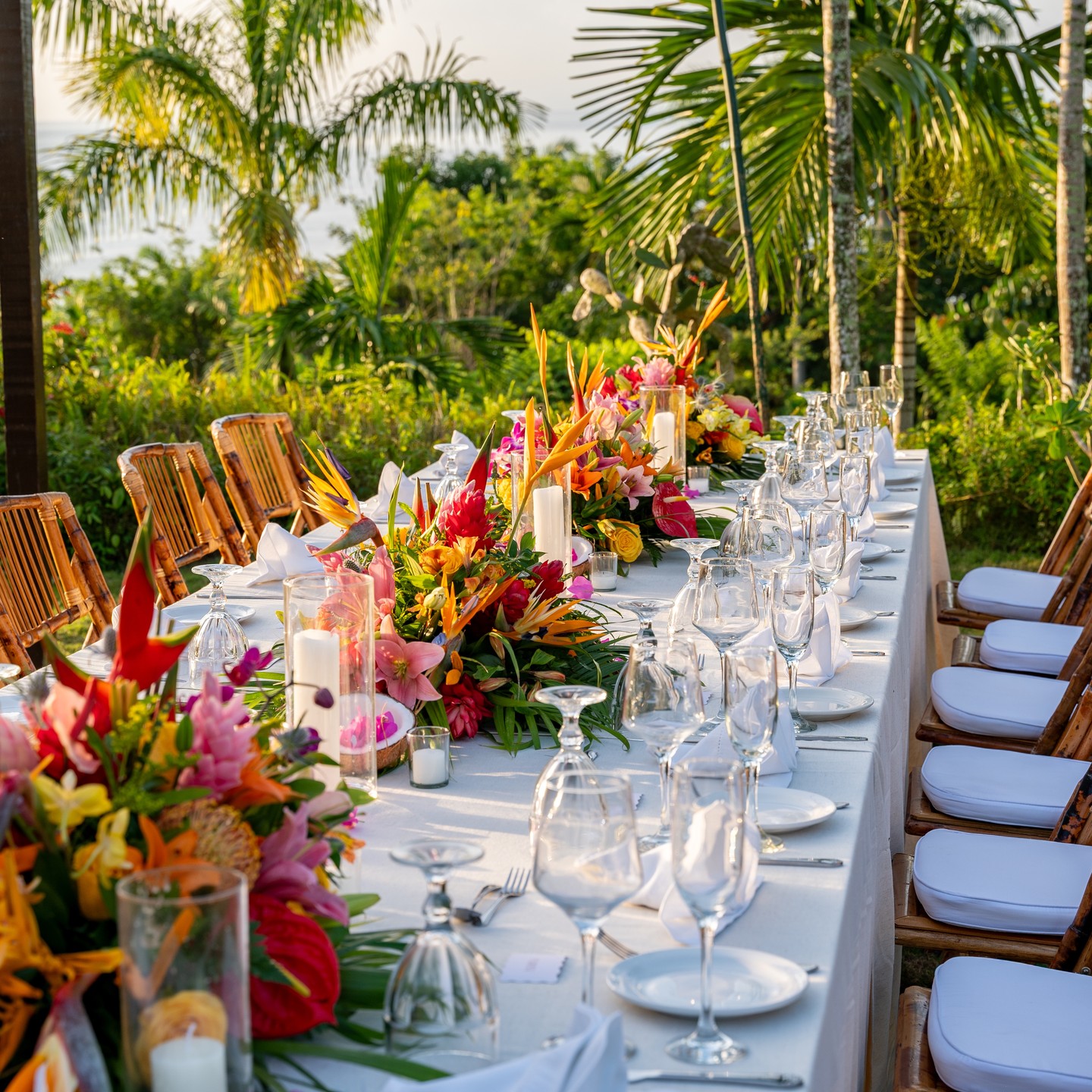 It was a blessing to see the sun break through the clouds after a refreshing afternoon rainstorm. It made the sunset-themed florals all the more breathtaking! Warm hues, soft petals, and the promise of a new beginning. Perfect for our couple's vow renewal dinner.
#SunsetFlorals #VowRenewalDinner #LoveAfterRain
#VowRenewal #Jamaicanweddingplanner #LoveStory
Planning, Design & Production: @plusheventsja
Venue: @pimentohillhouse
Florals: @bloomsnbranches
Photography: @brown.stanford