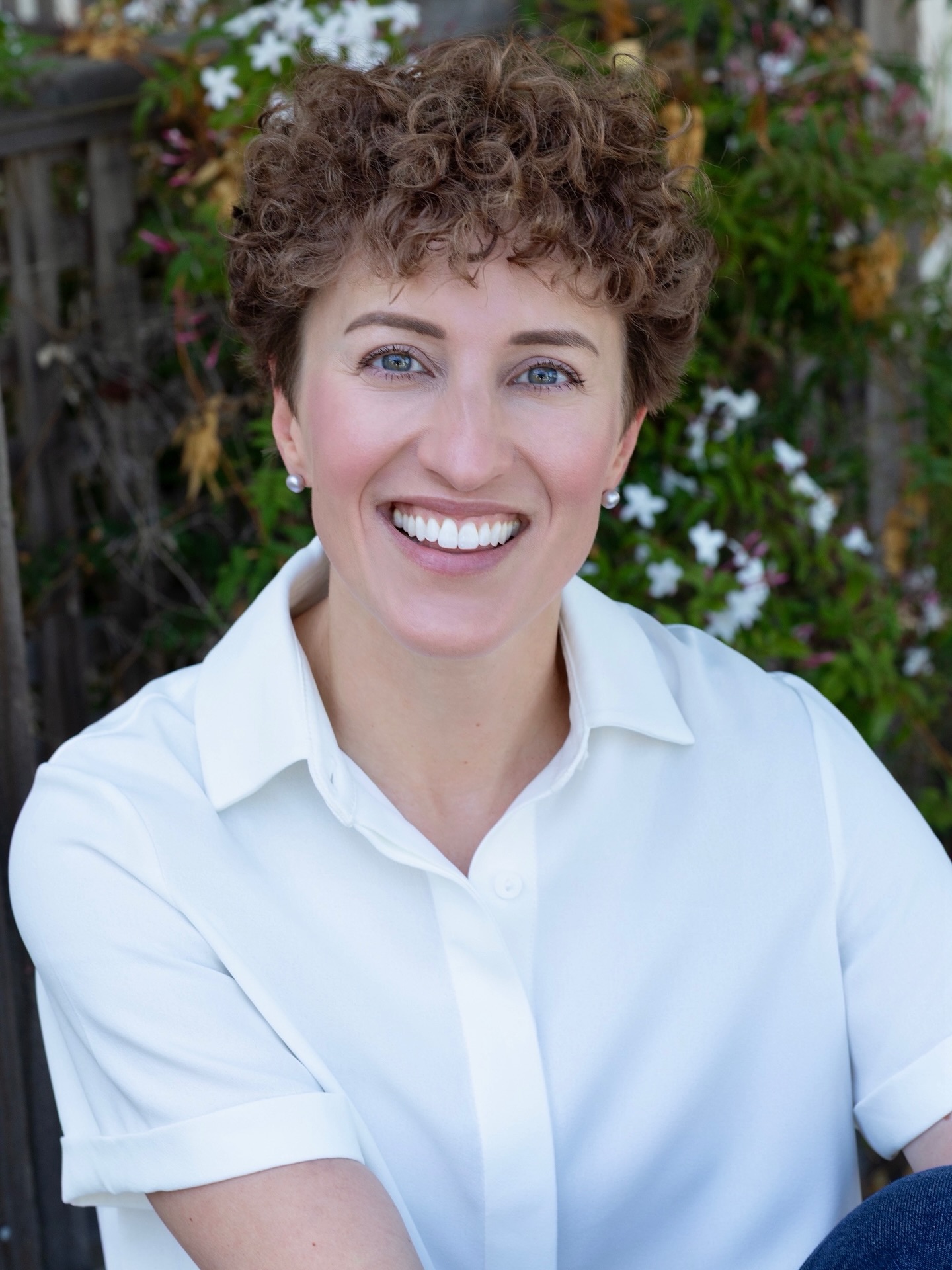 New professional photos just dropped. Thanks @bluechairphotography!
Let me re-introduce myself: I'm Ashley Edge, a residential Real Estate agent at Coldwell Banker Monterey. I care about fostering inclusive and climate-resilient communities throughout Monterey County. Everyone deserves a place to call home, and I love helping people find theirs.
If you're familiar with Insights Colors, mine are B-R-Y-G, which translates into a love for digging into market data and disclosures, staying current with our dynamic market, and connecting with clients and community through empathy and genuine listening. I love to meet new people and learn what brings them joy.
When I'm not working, you can find me leading @walkeverystreetpg, reading for my book clubs by the fireplace at Asilomar, hanging at @clubpilates_pacificgrove, and spending time with my husband, cats, and friends.
I'm always here to chat about real estate in a no-pressure way. 🦋☀️
Ashley Edge, REALTOR®
DRE# 02205915 | Coldwell Banker Monterey
831-717-7815 | Ashley@ashleyedge.co
ashleyedge.co