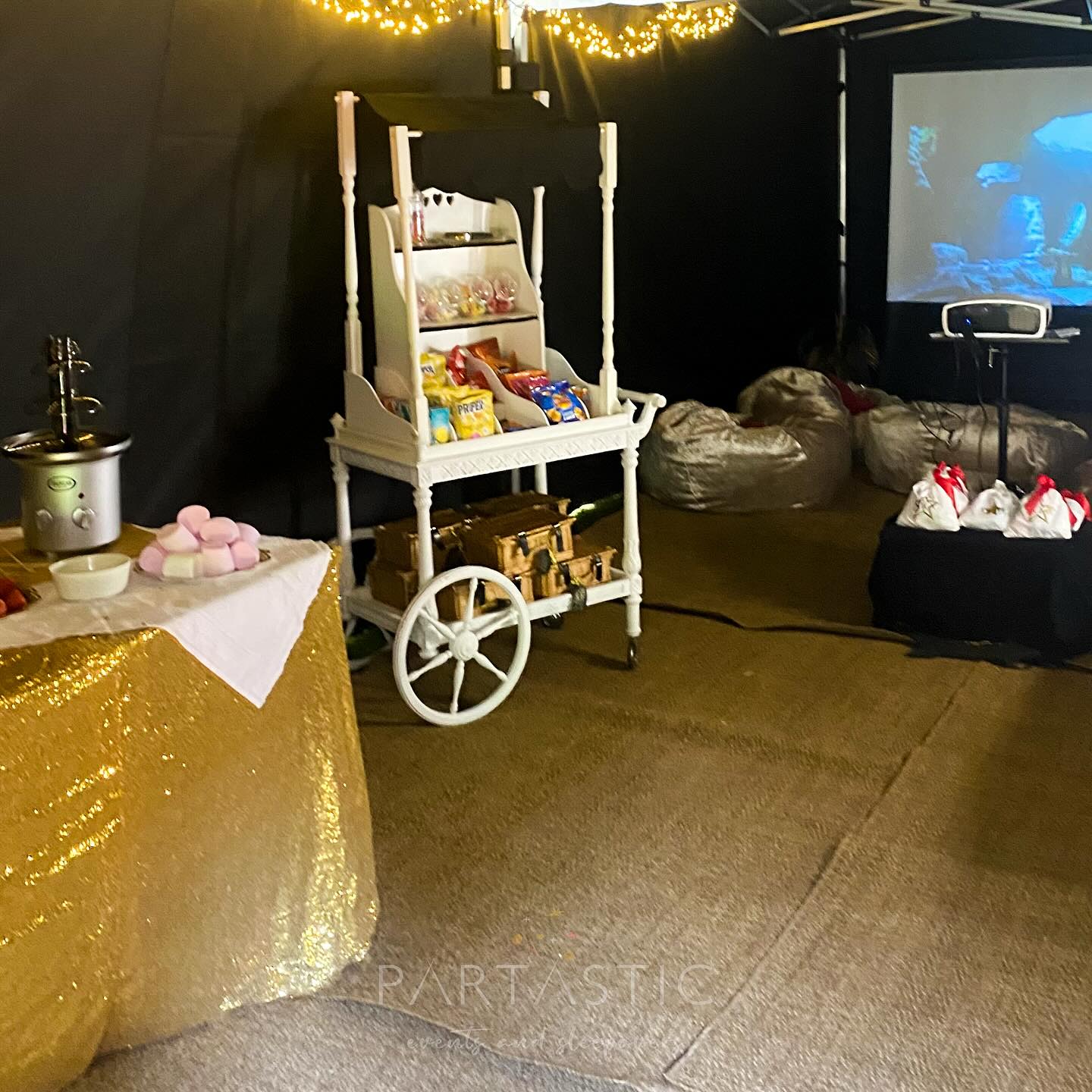 Cinema and so much more! Our Luxe Cinema Room makes the perfect space for a party in the garden.
🎥🍿🎬
.
.
.
#movienightsleepoverparty #movienightsleepover #movienight #popupcinema #popupcinemanight #familymovienight #outdoorcinema #gardencinema #surreycinema #cinemahiring #gardencinema #nightatthemovies #cinema #cinemaparty #movienightparty #indoorcinema #outdoormovienight #cinematheme #hollywooddecor #redcarpet
