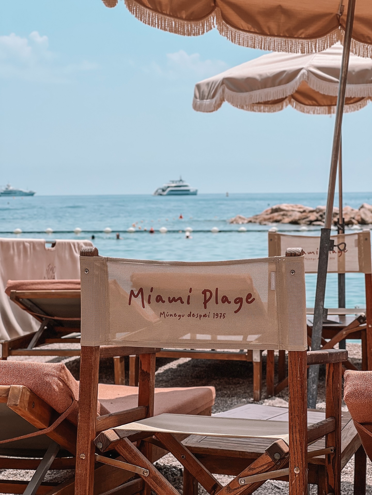 Sea views and Spaghetti Vongole - the ultimate summer combo. 🌞🐚🍋
.
.
#spaghettivongole #mediterranean #larvotto #monaco #visitmonaco #seaside #socialmediacontentcreation